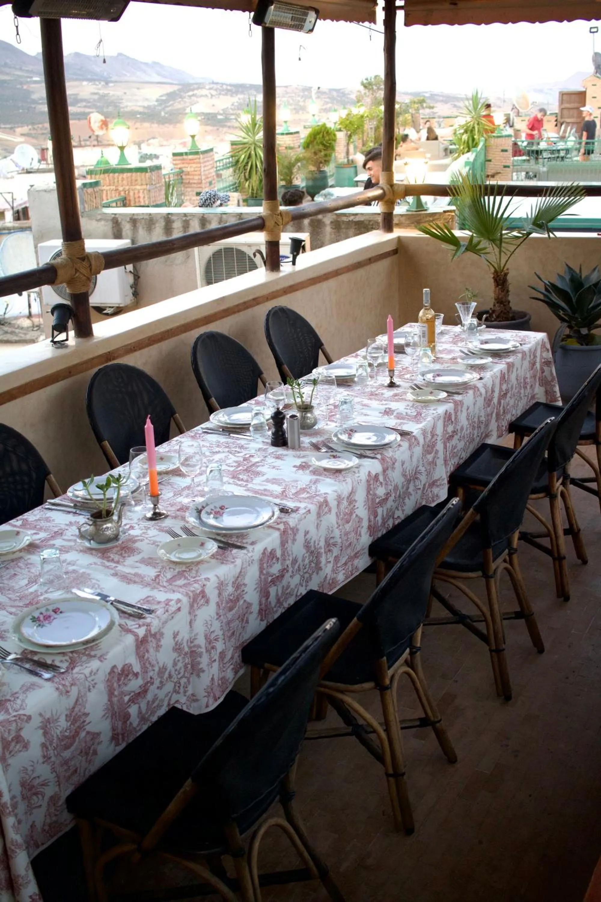 Restaurant/places to eat in Riad Anata