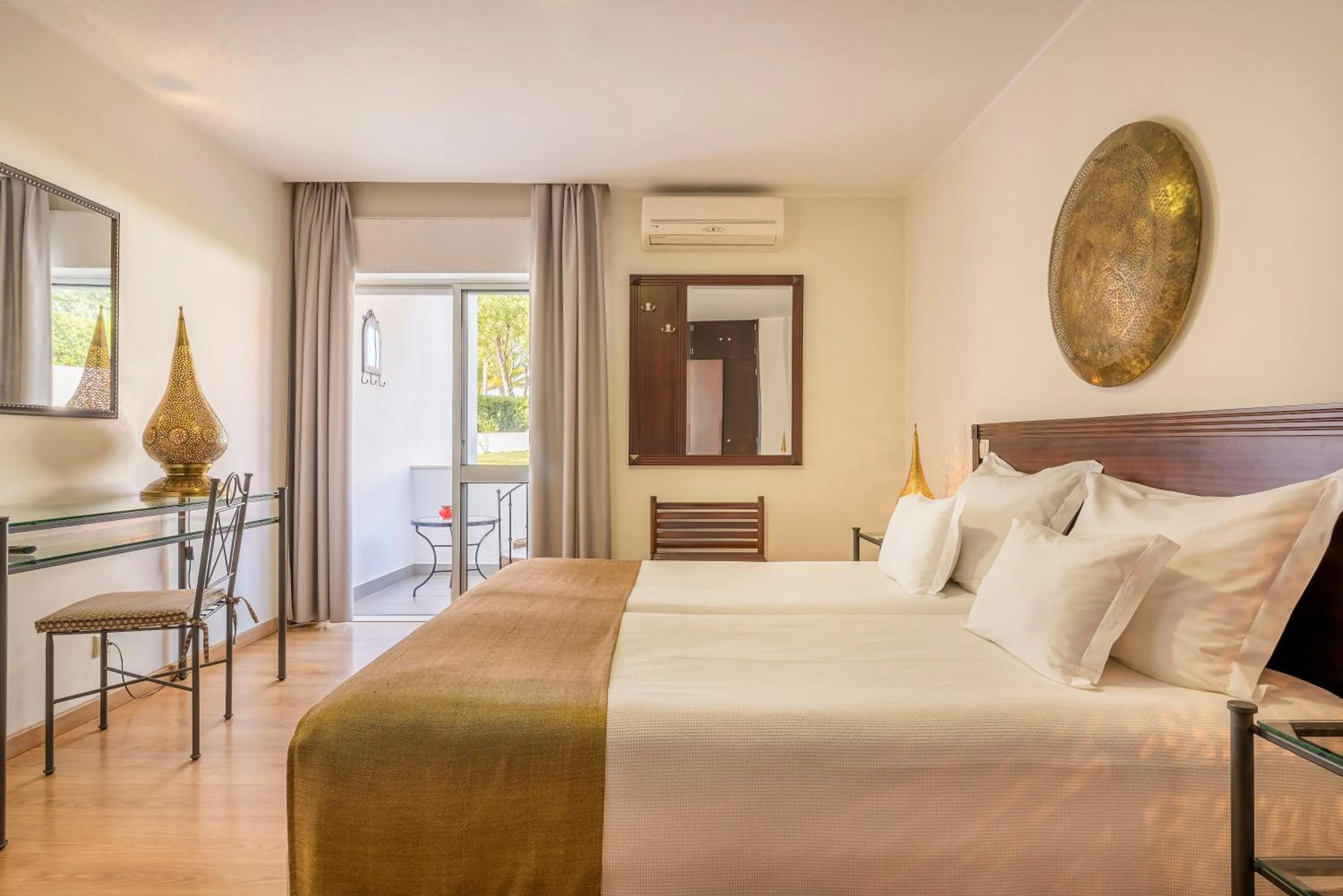Bedroom in Hotel Vale Da Telha
