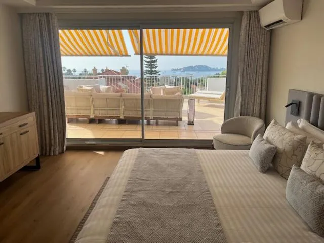 Bedroom, Bed in Résidence Carlton - Rénovée avec Piscine