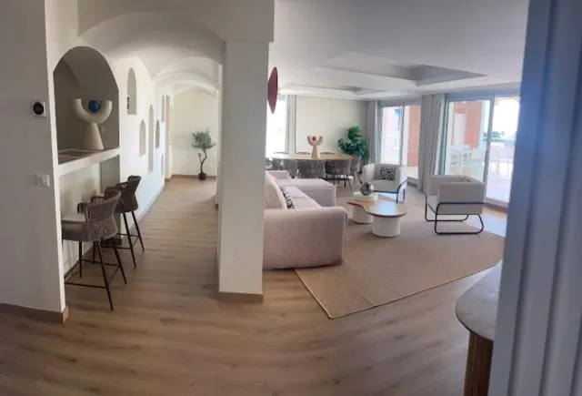 Living room in Résidence Carlton - Rénovée avec Piscine