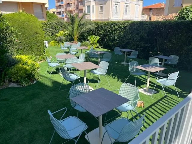 Garden in Résidence Carlton - Rénovée avec Piscine