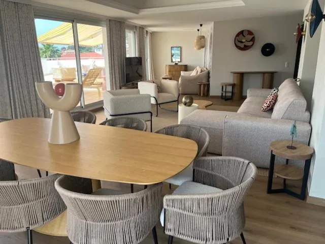 Living room in Résidence Carlton - Rénovée avec Piscine