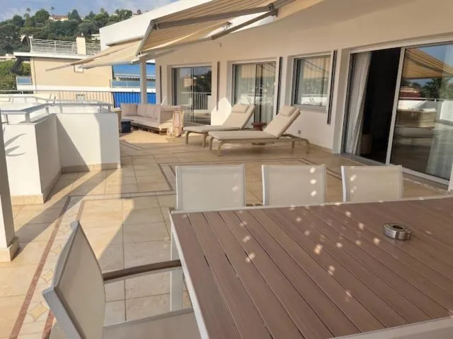 Patio in Résidence Carlton - Rénovée avec Piscine