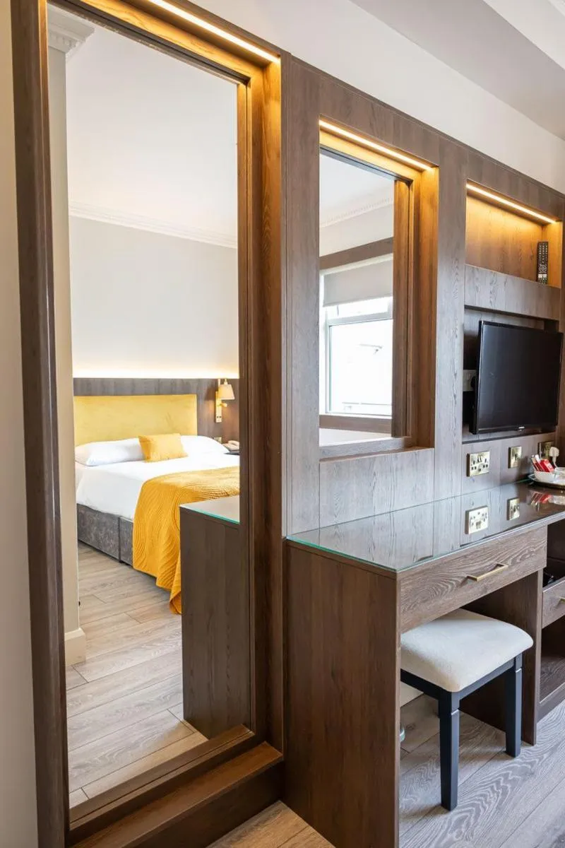 Bed in Gleeson's Restaurant & Rooms