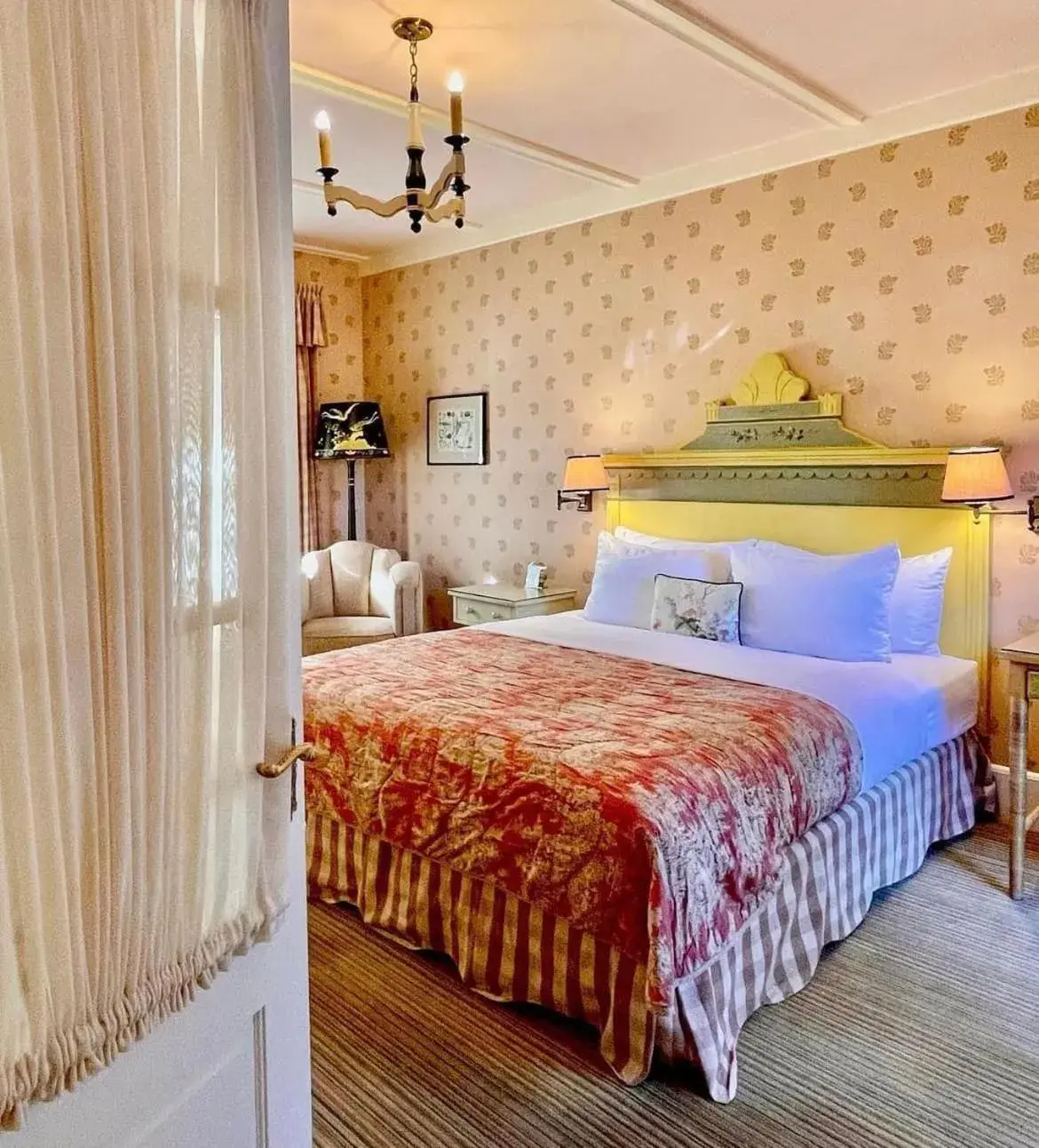 King Room with Garden View in Tallman Hotel King Room with Garden View in Tallman Hotel