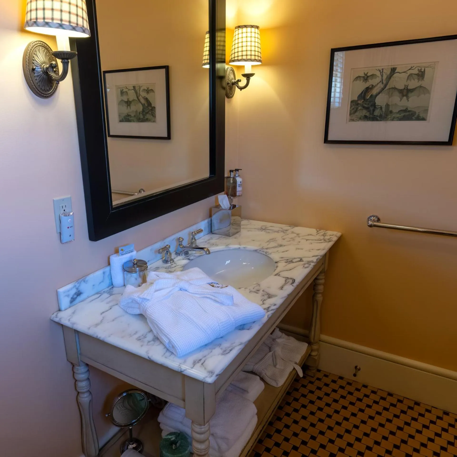 Bathroom in Tallman Hotel