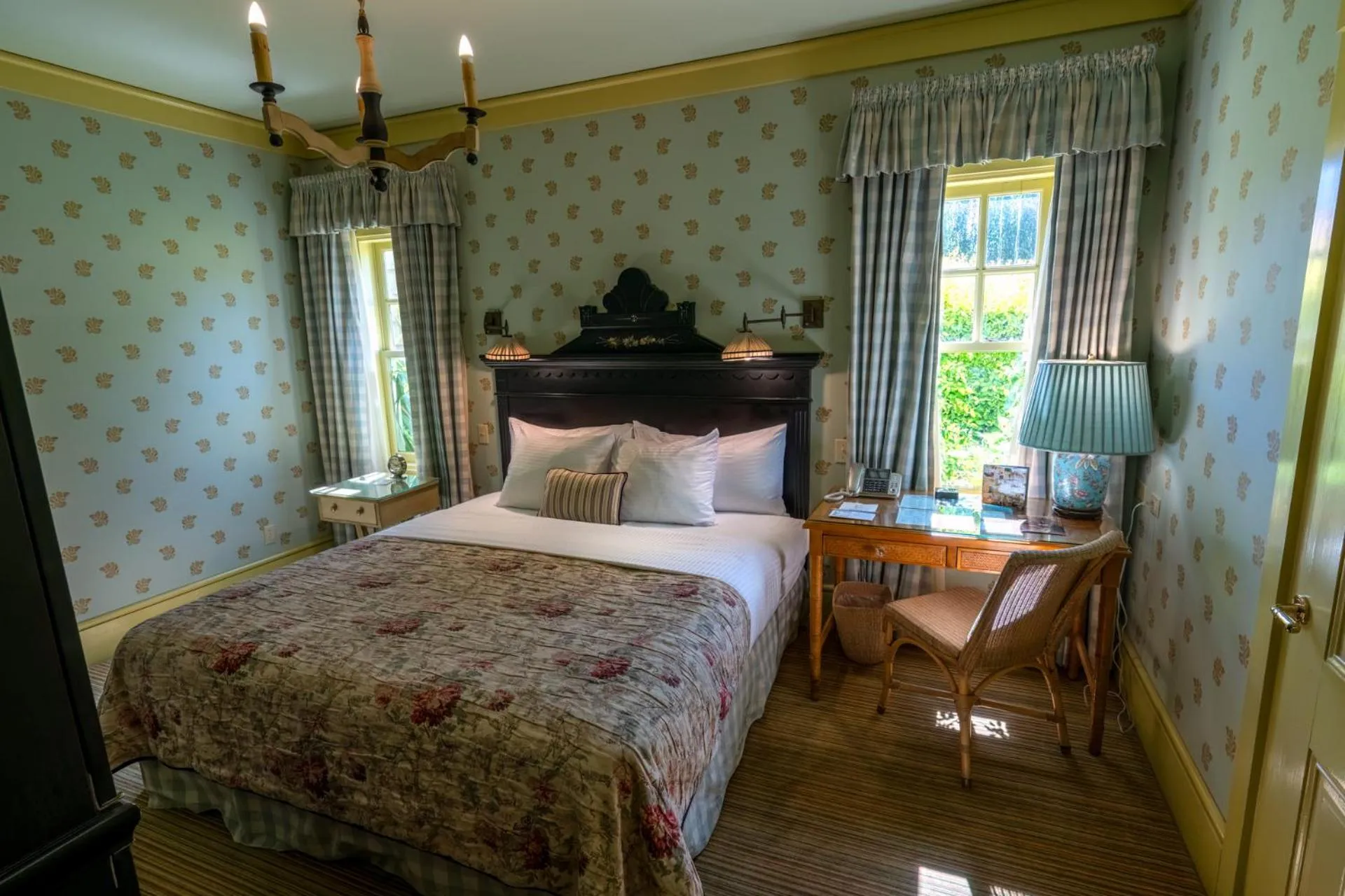 Bedroom, Bed in Tallman Hotel