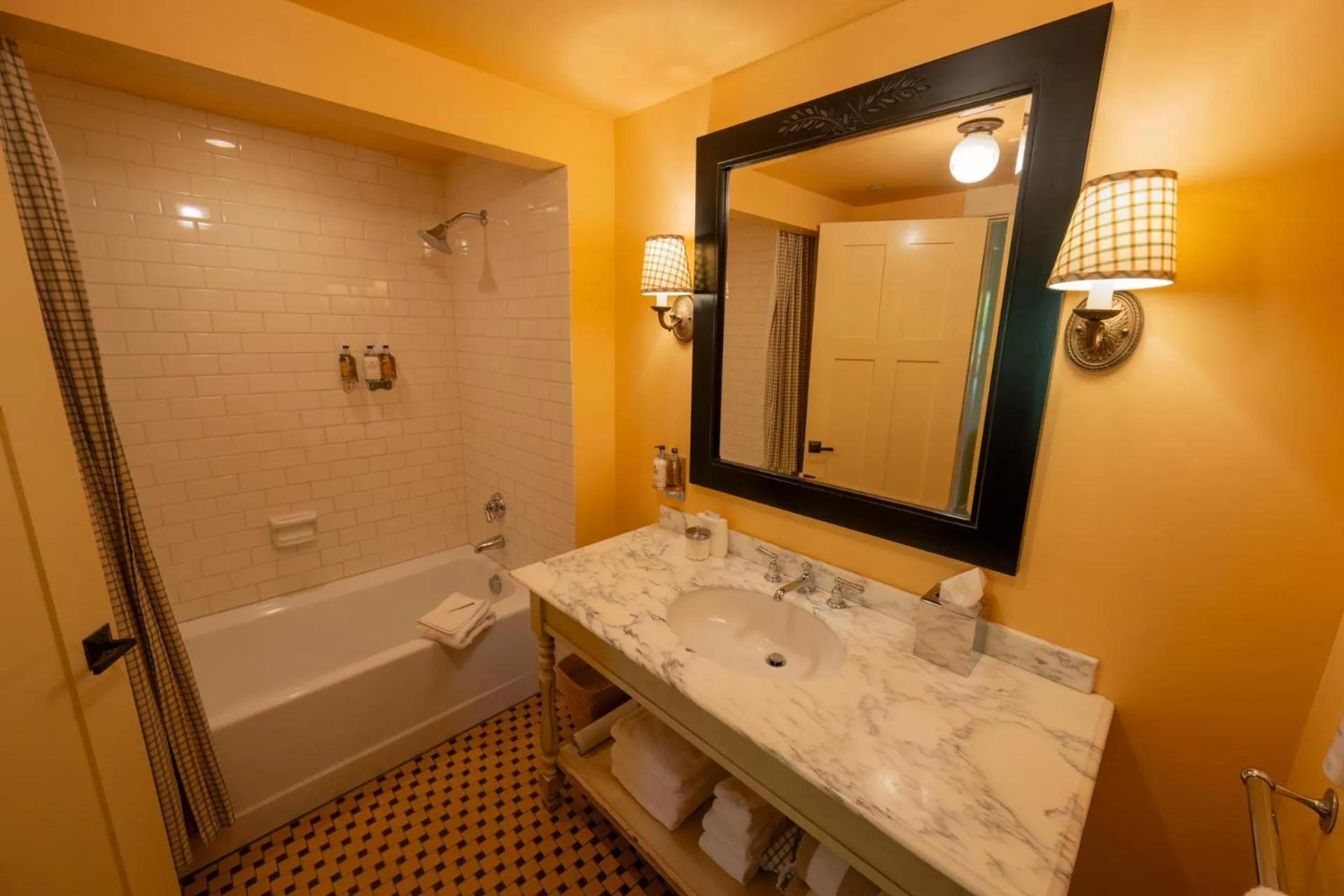 Bathroom in Tallman Hotel