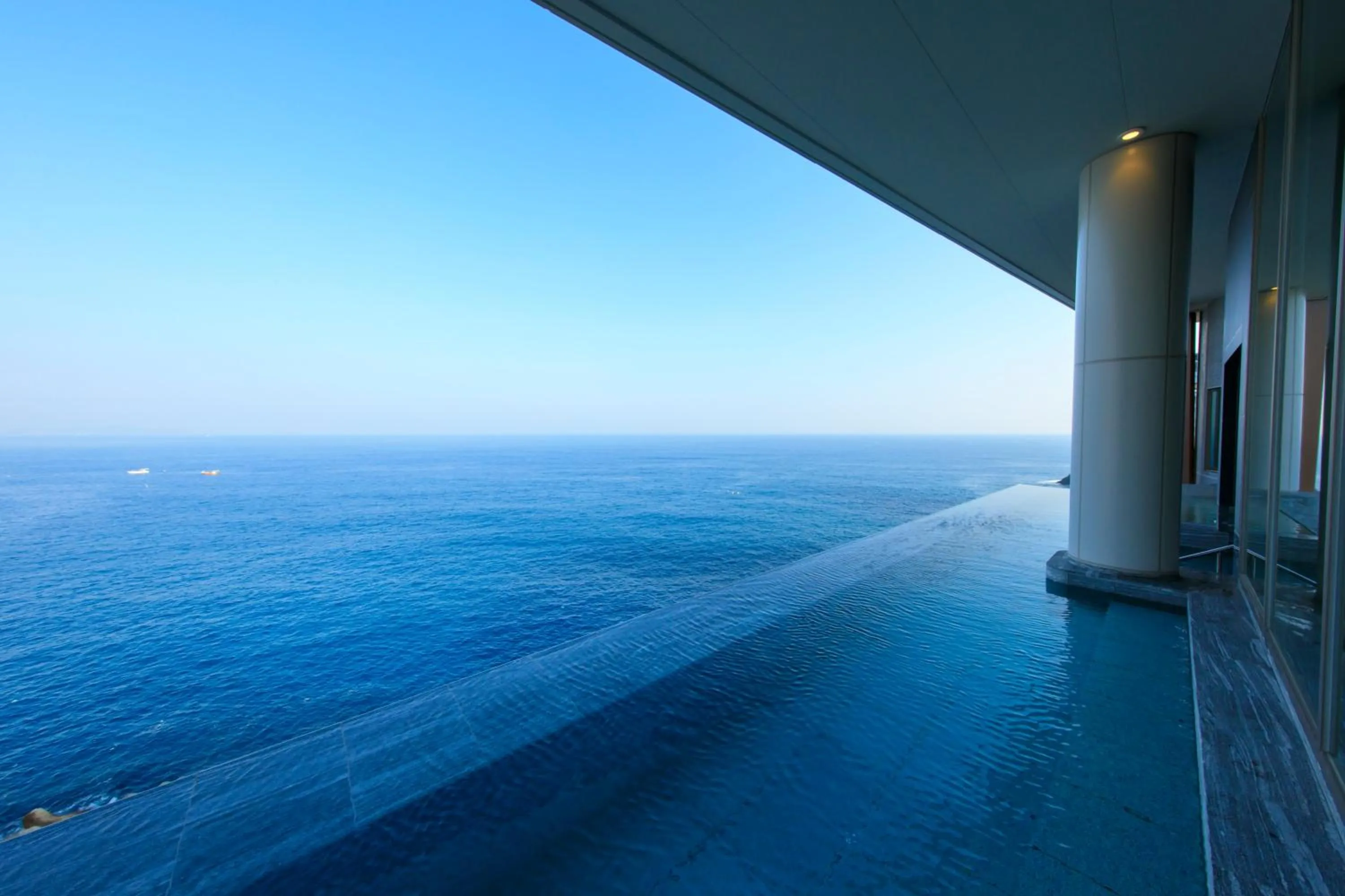 On-site shops in Atami Korakuen Hotel