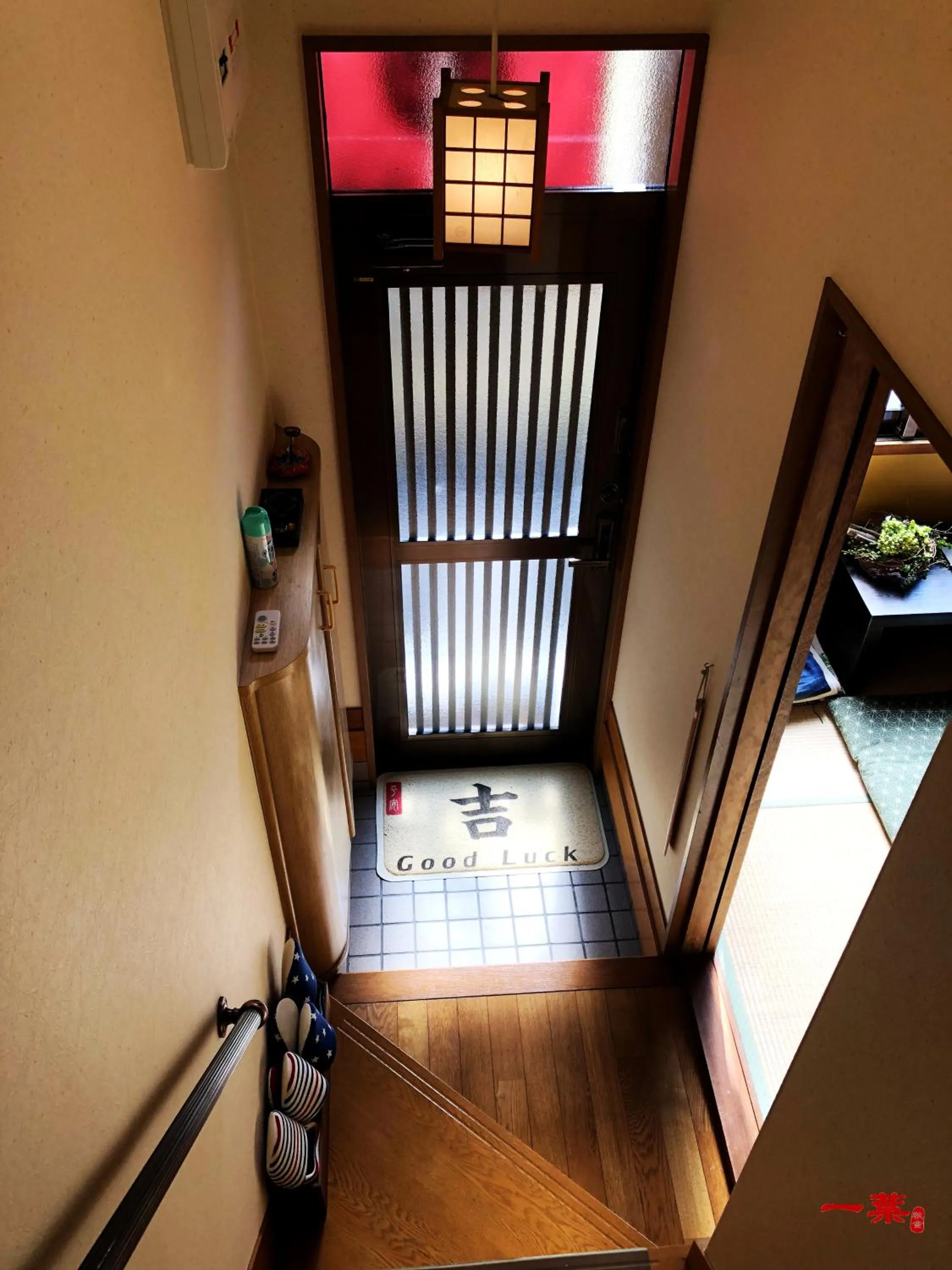 Other, Bed in A Leaf Inn