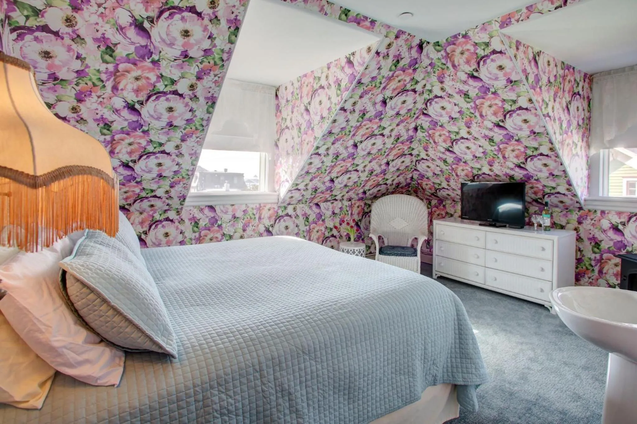 Photo of the whole room, Bed in Luther Ogden Inn