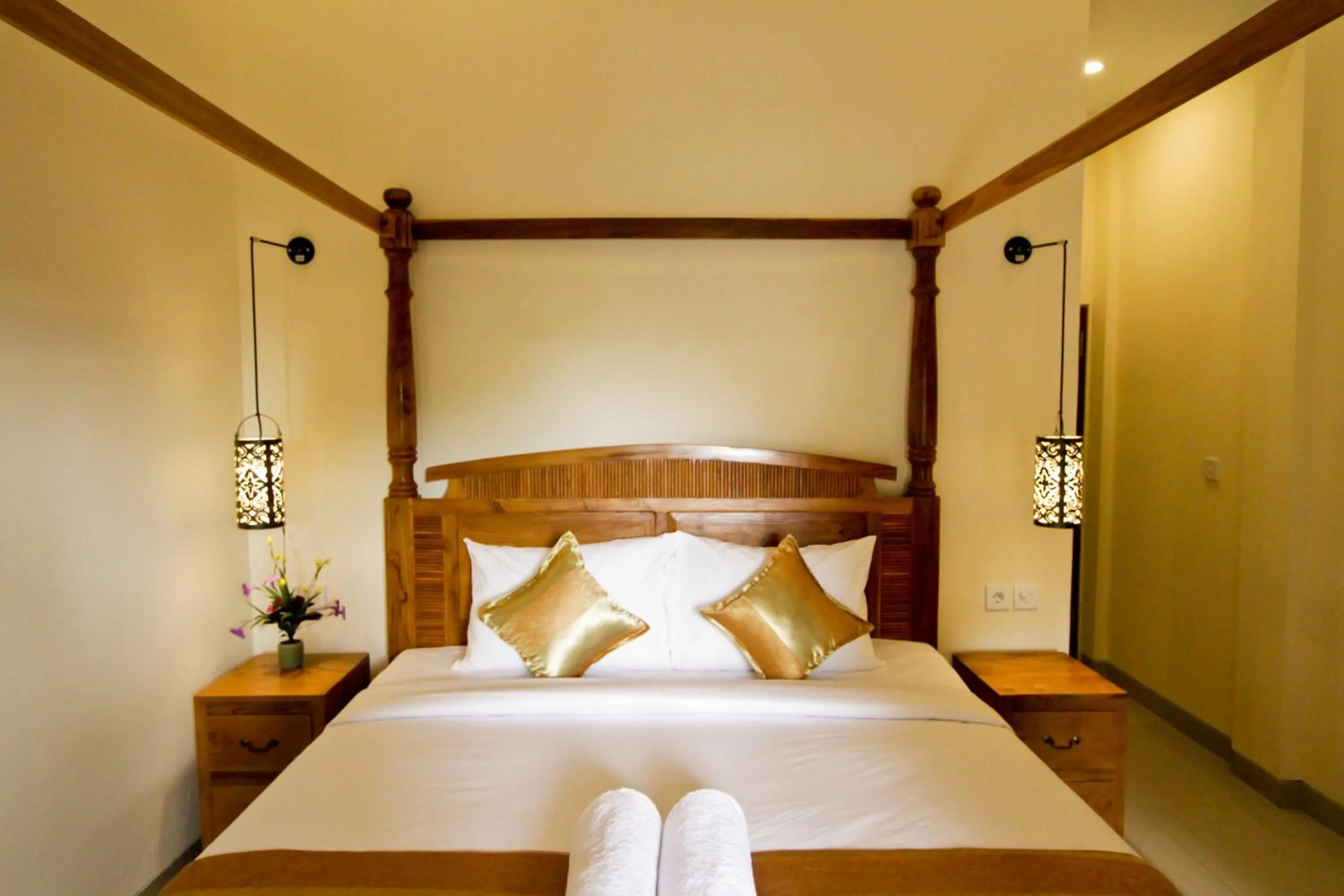 Photo of the whole room, Bed in Awan Bali House