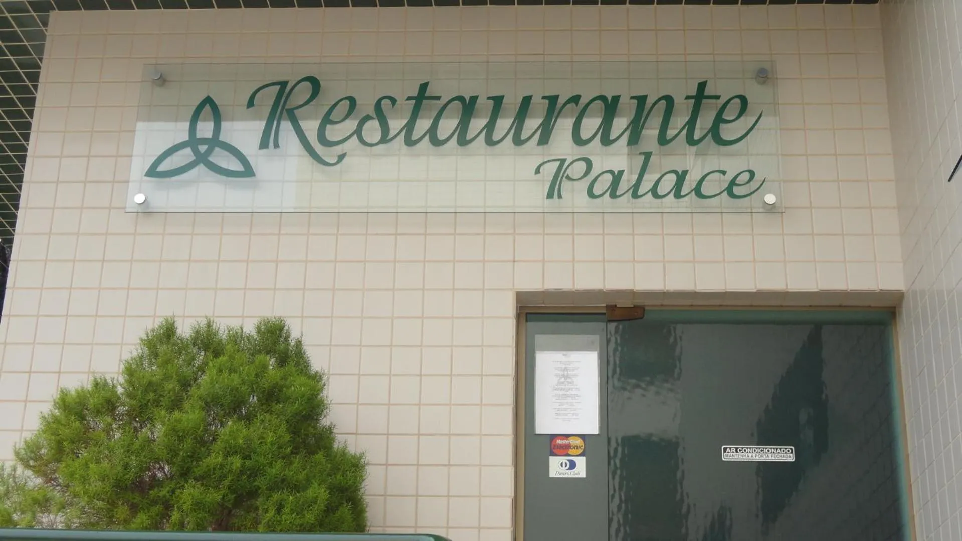 Restaurant/places to eat in Serra Negra Palace Hotel