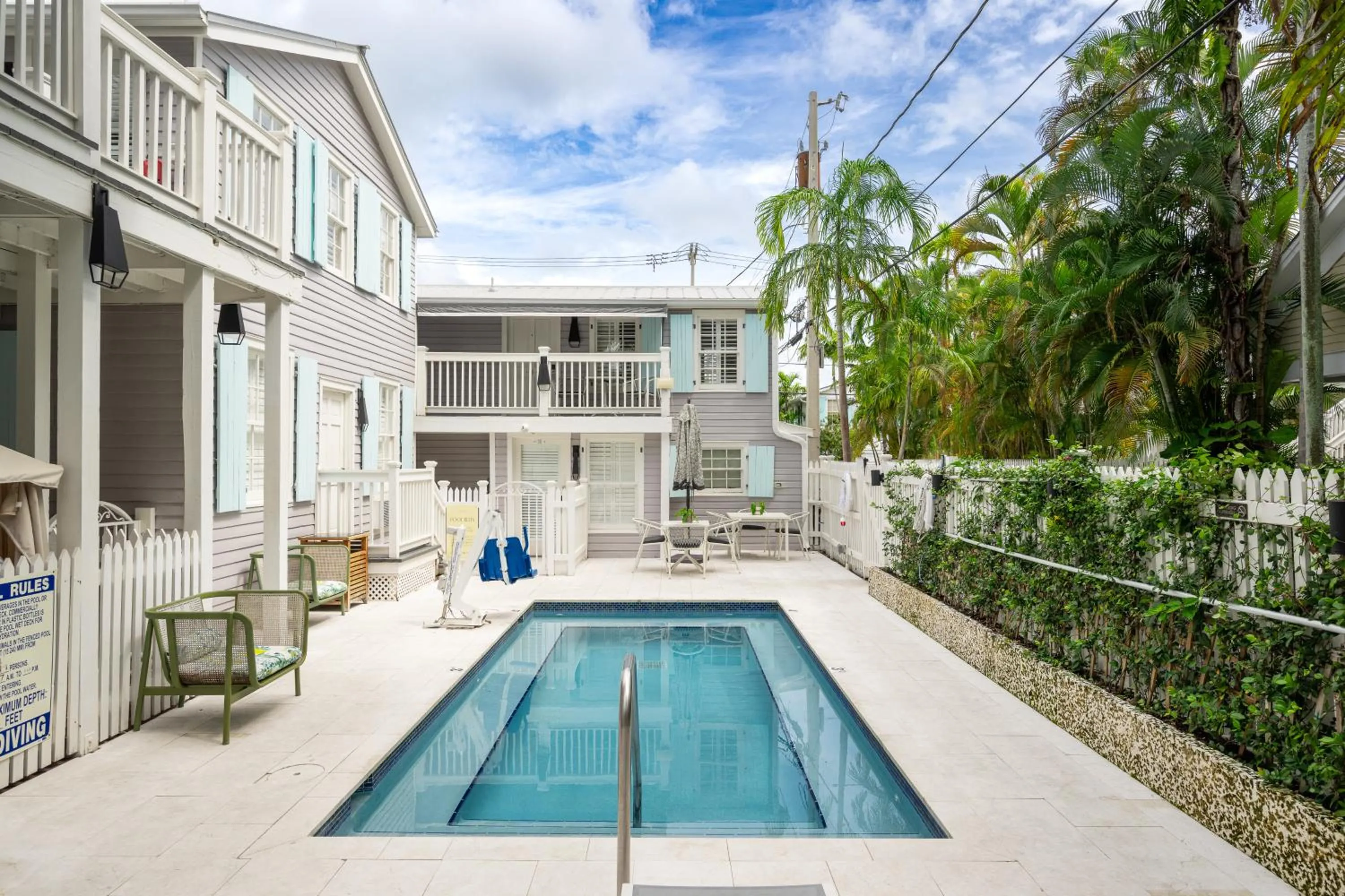 Swimming pool in Fitch Lodge - Key West Historic Inns