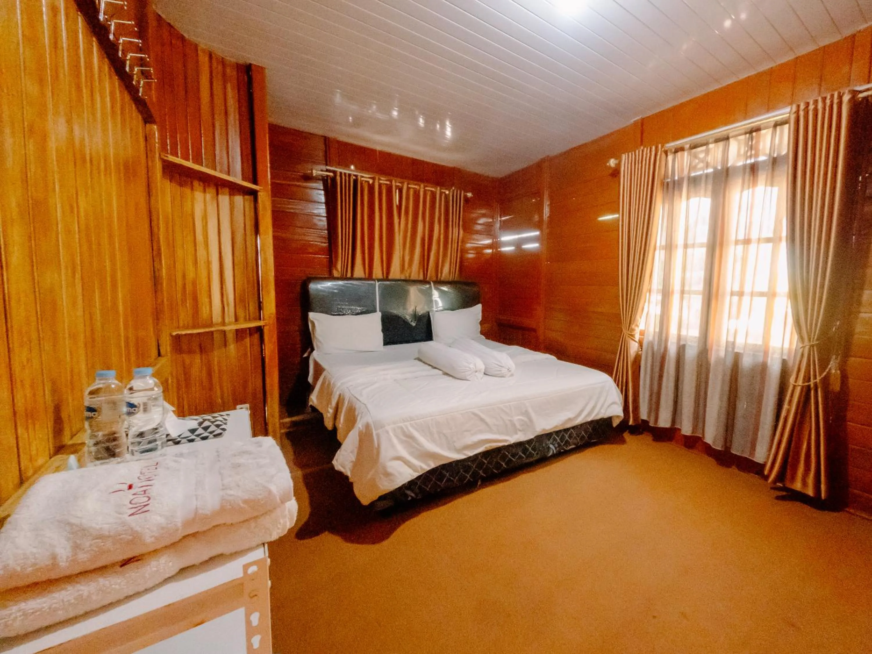 Bed in Noah Hotel Silangit