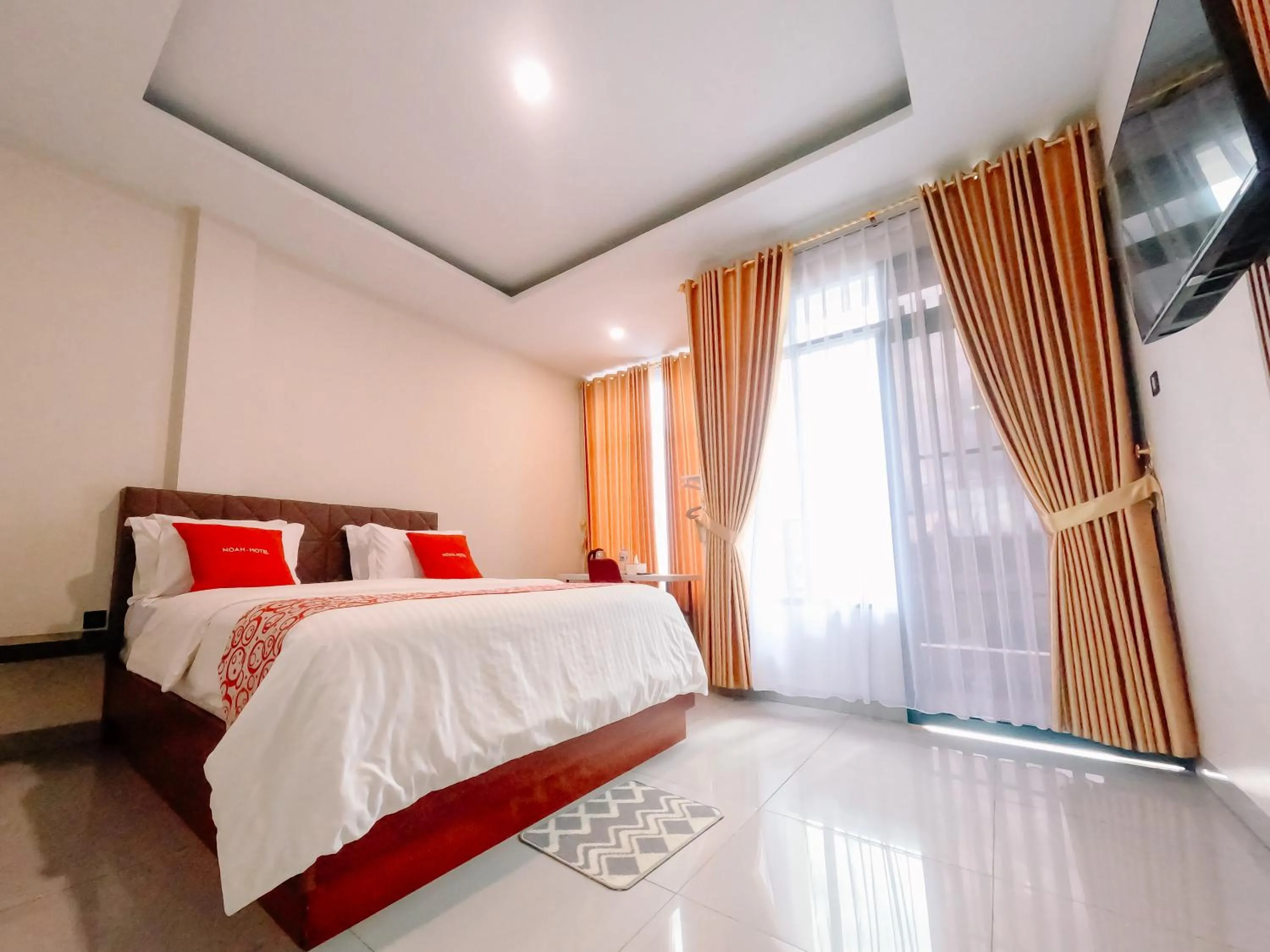 Bed in Noah Hotel Silangit