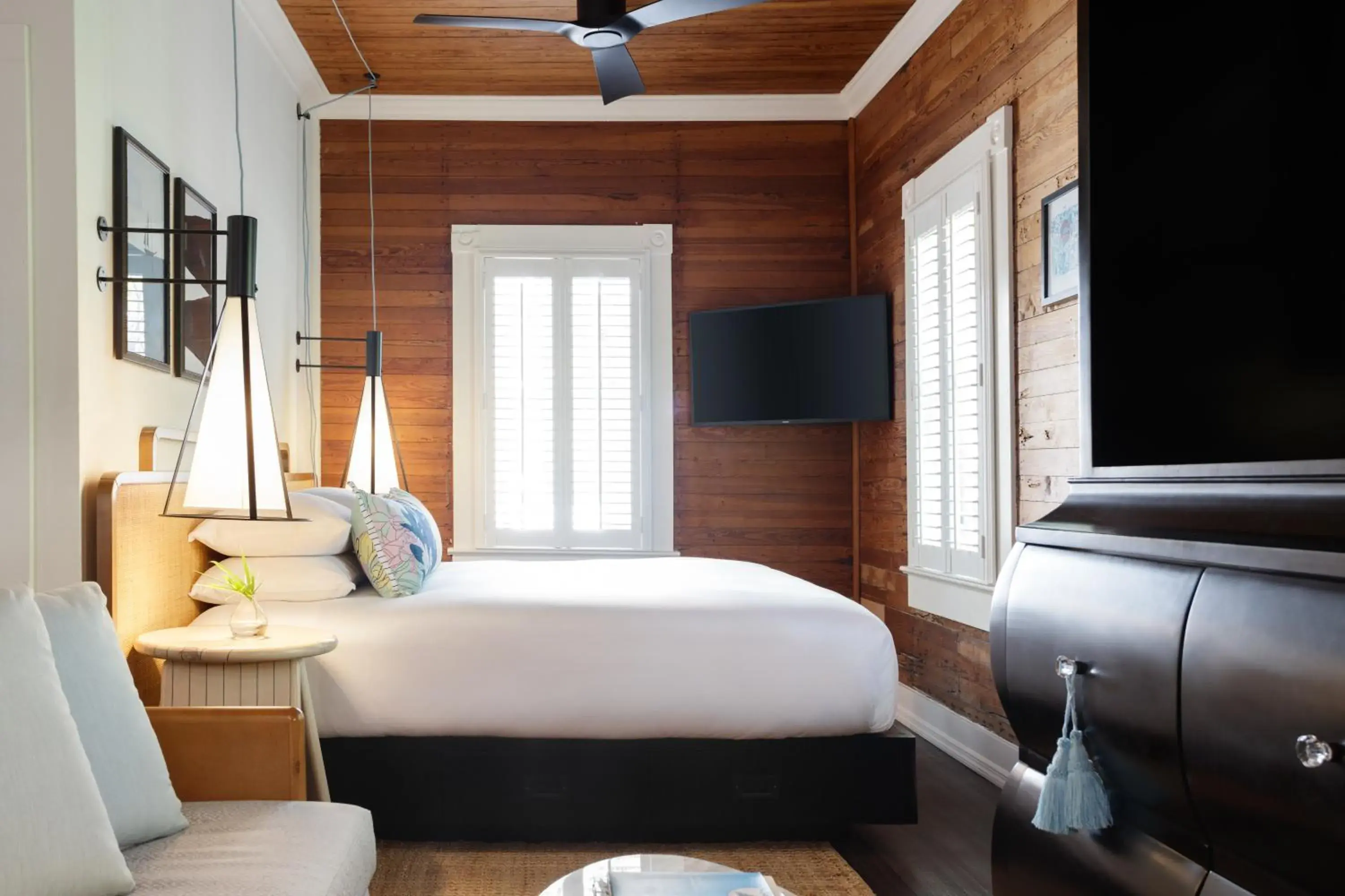 RIDLEY ROOM 1 KING WITH SOFA in Ridley House - Key West Historic Inns RIDLEY ROOM 1 KING WITH SOFA in Ridley House - Key West Historic Inns