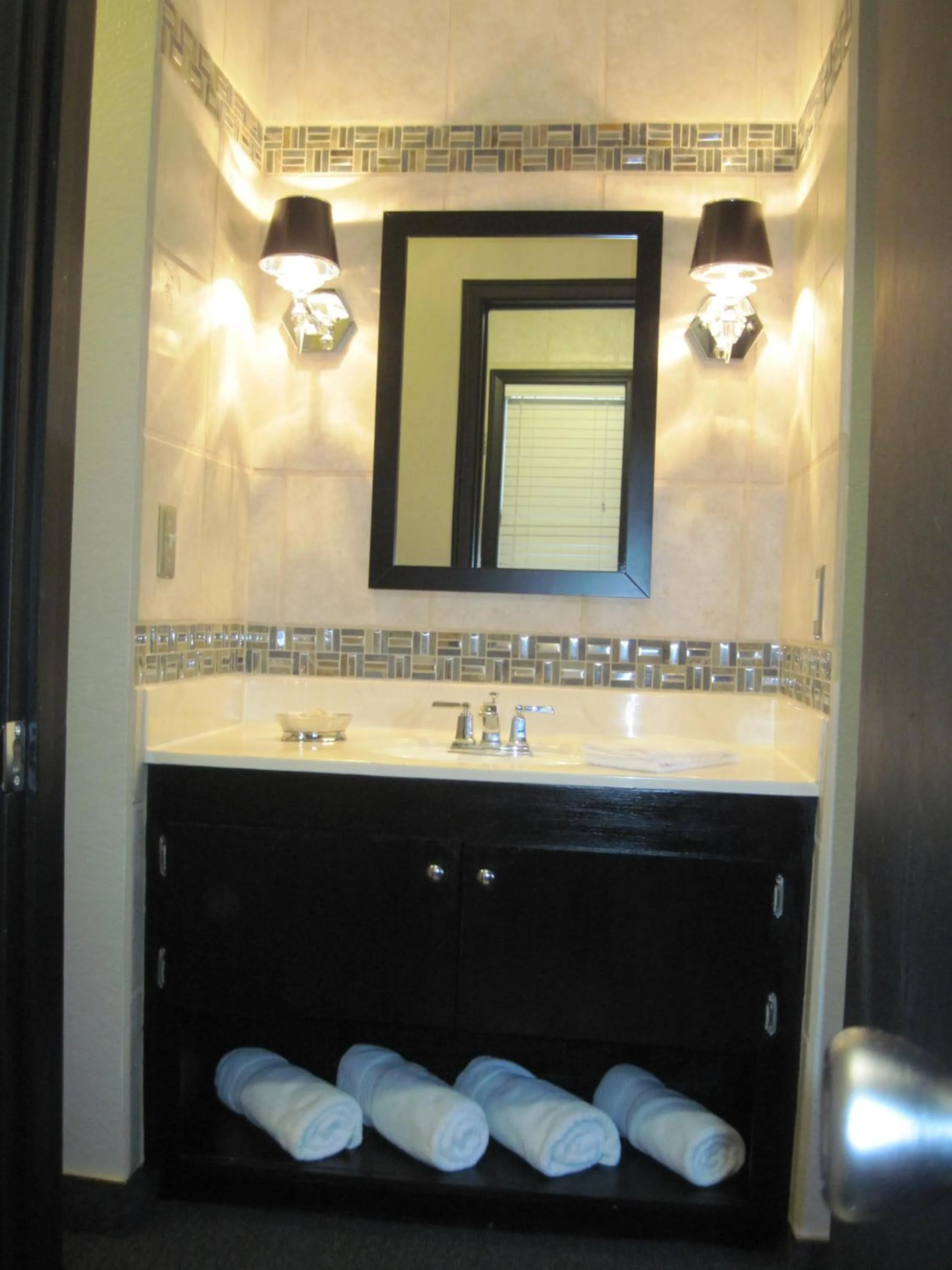 Bathroom in The North Shore Inn