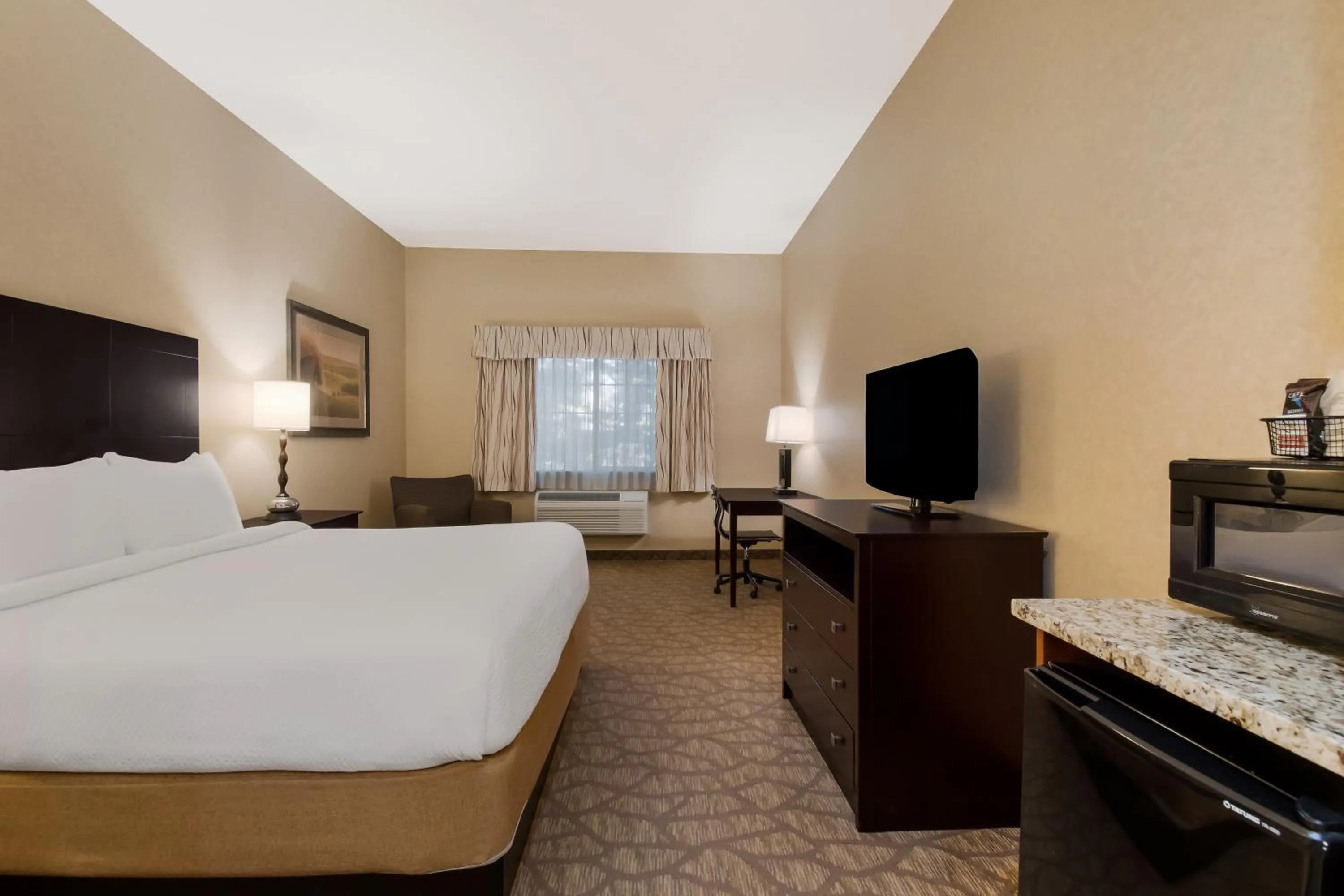 Bedroom, Bed in Best Western University Inn and Suites