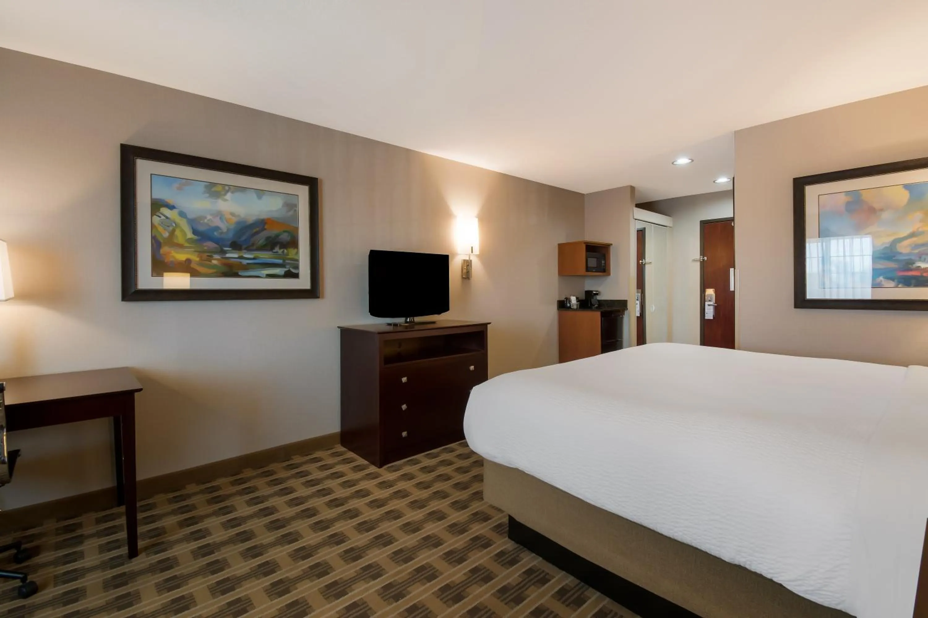 Bedroom, Bed in Best Western University Inn and Suites