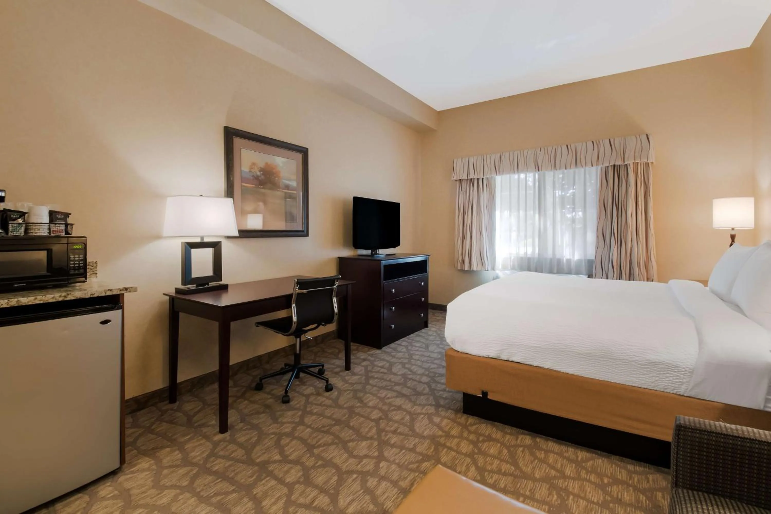 Bedroom, Bed in Best Western University Inn and Suites