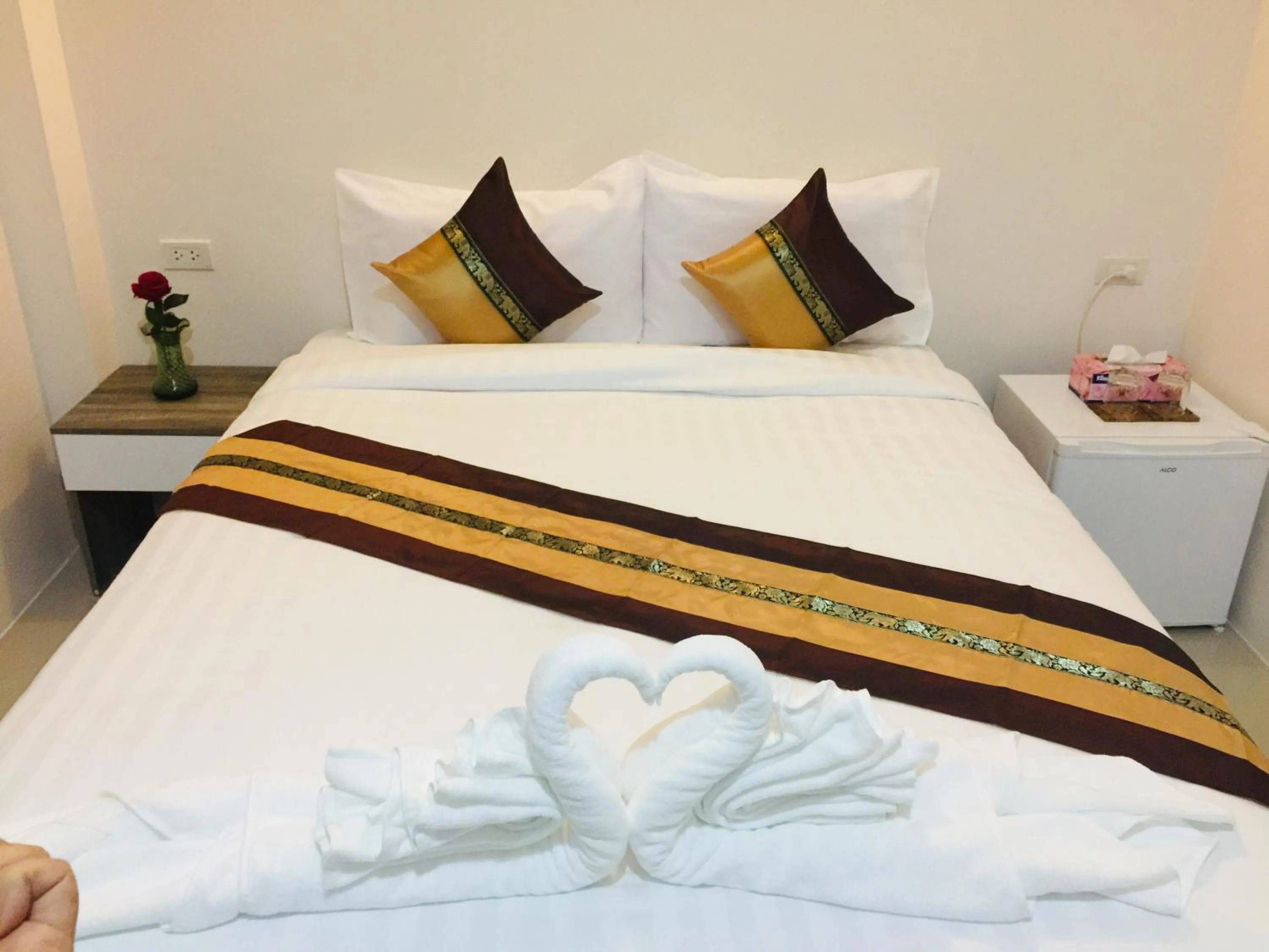 Bed in DE ROSE Hotel Chiang Mai