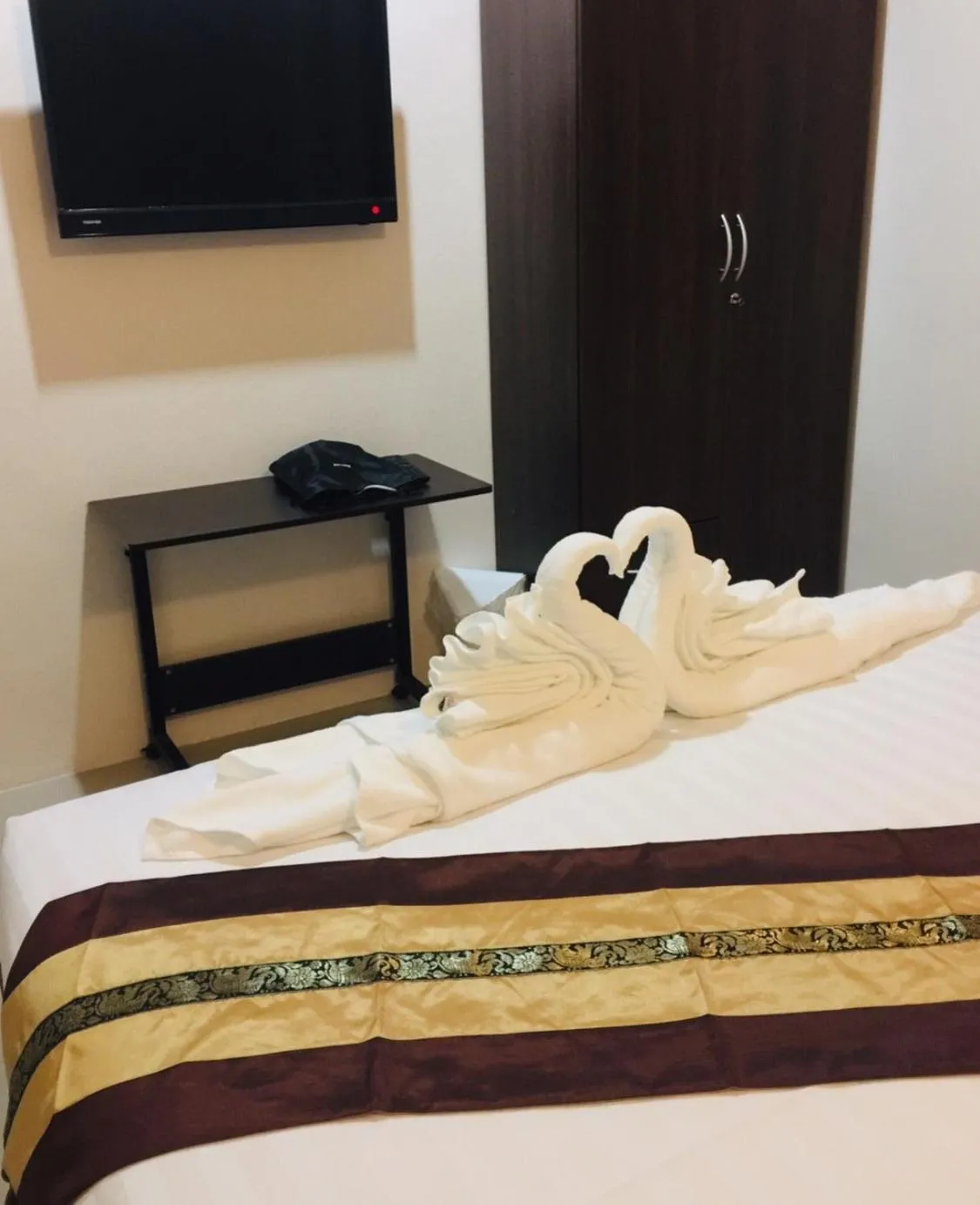 Bed in DE ROSE Hotel Chiang Mai