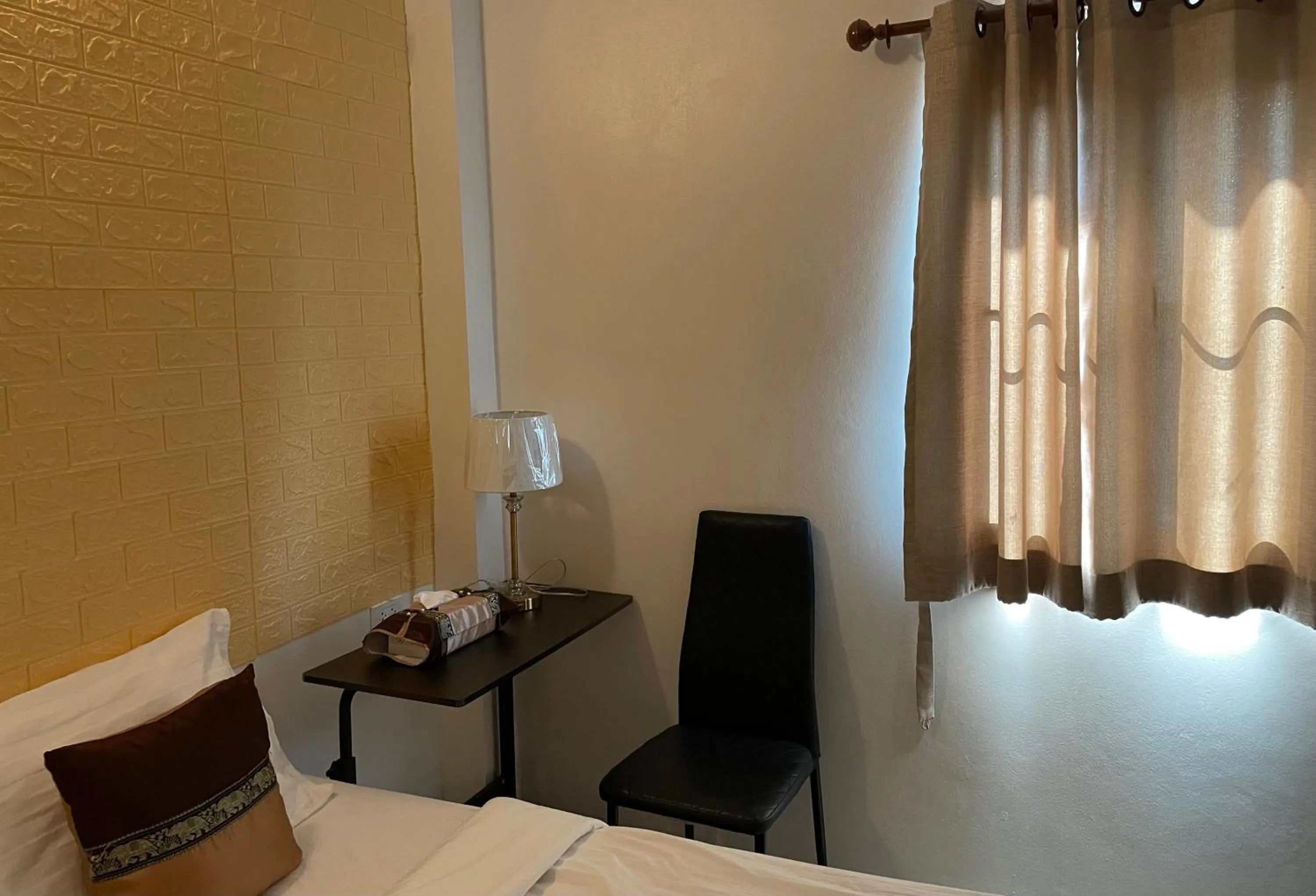 Bed in DE ROSE Hotel Chiang Mai