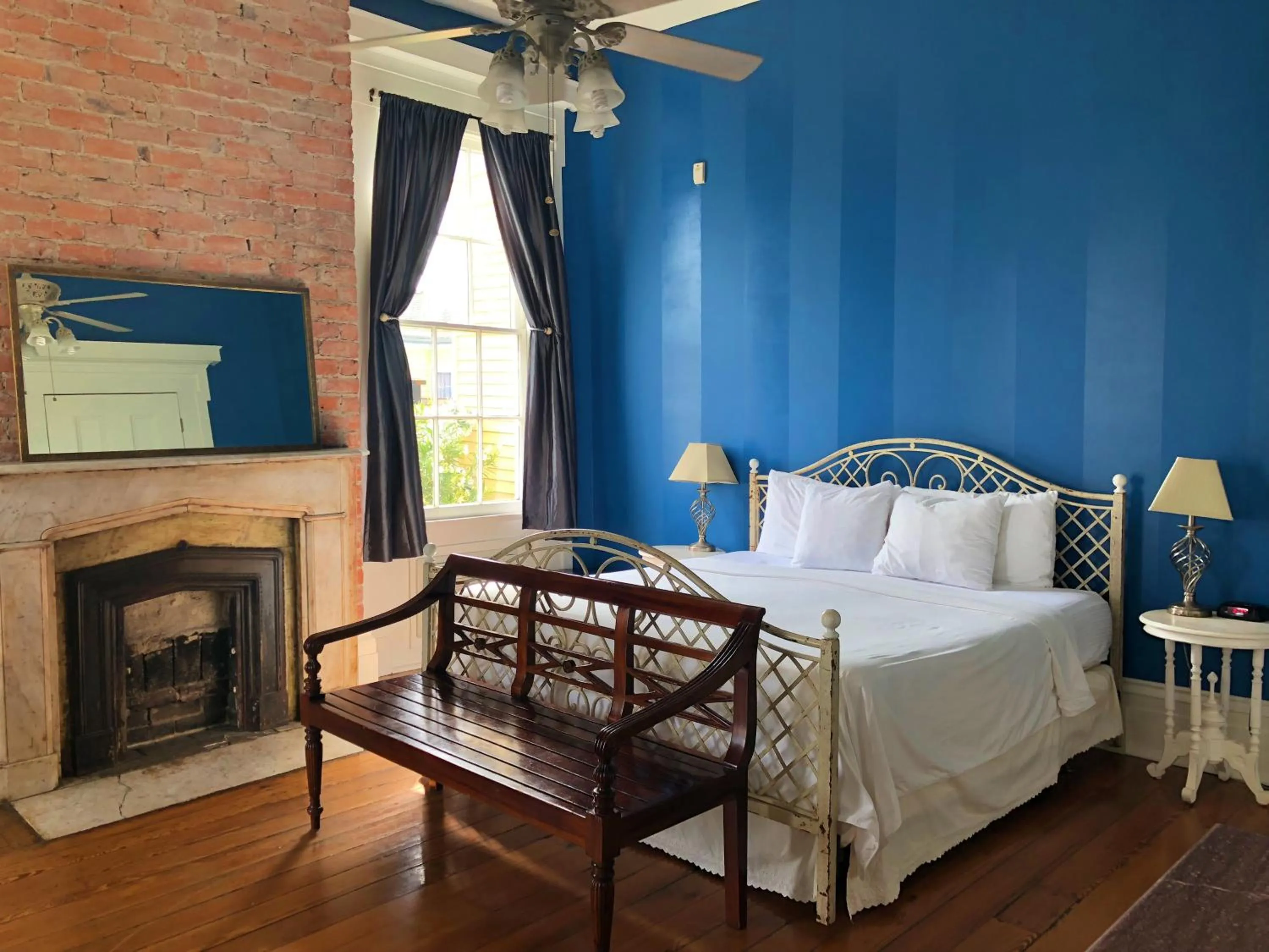 Creole Gardens Guesthouse and Inn