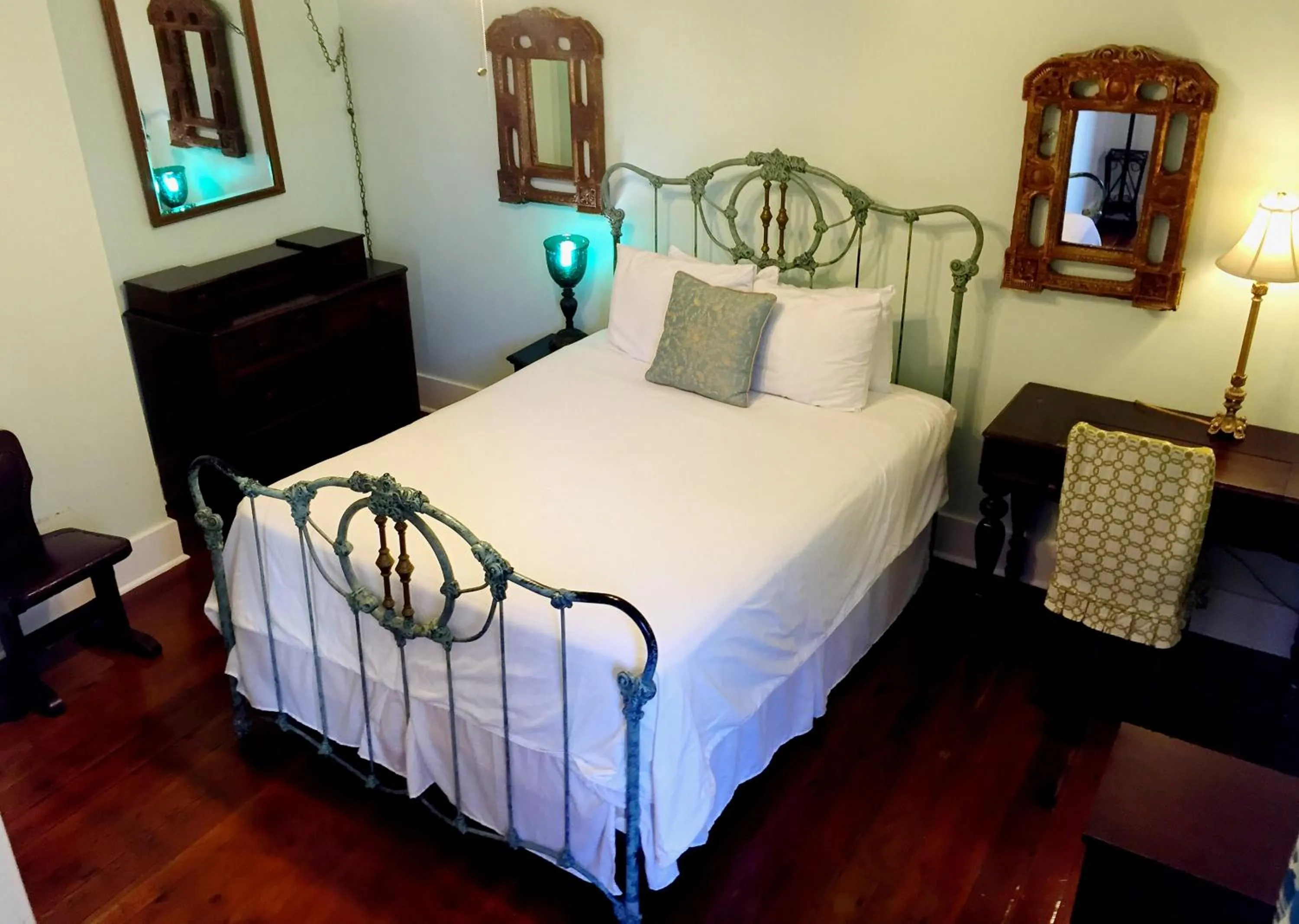 Bedroom in Creole Gardens Guesthouse and Inn
