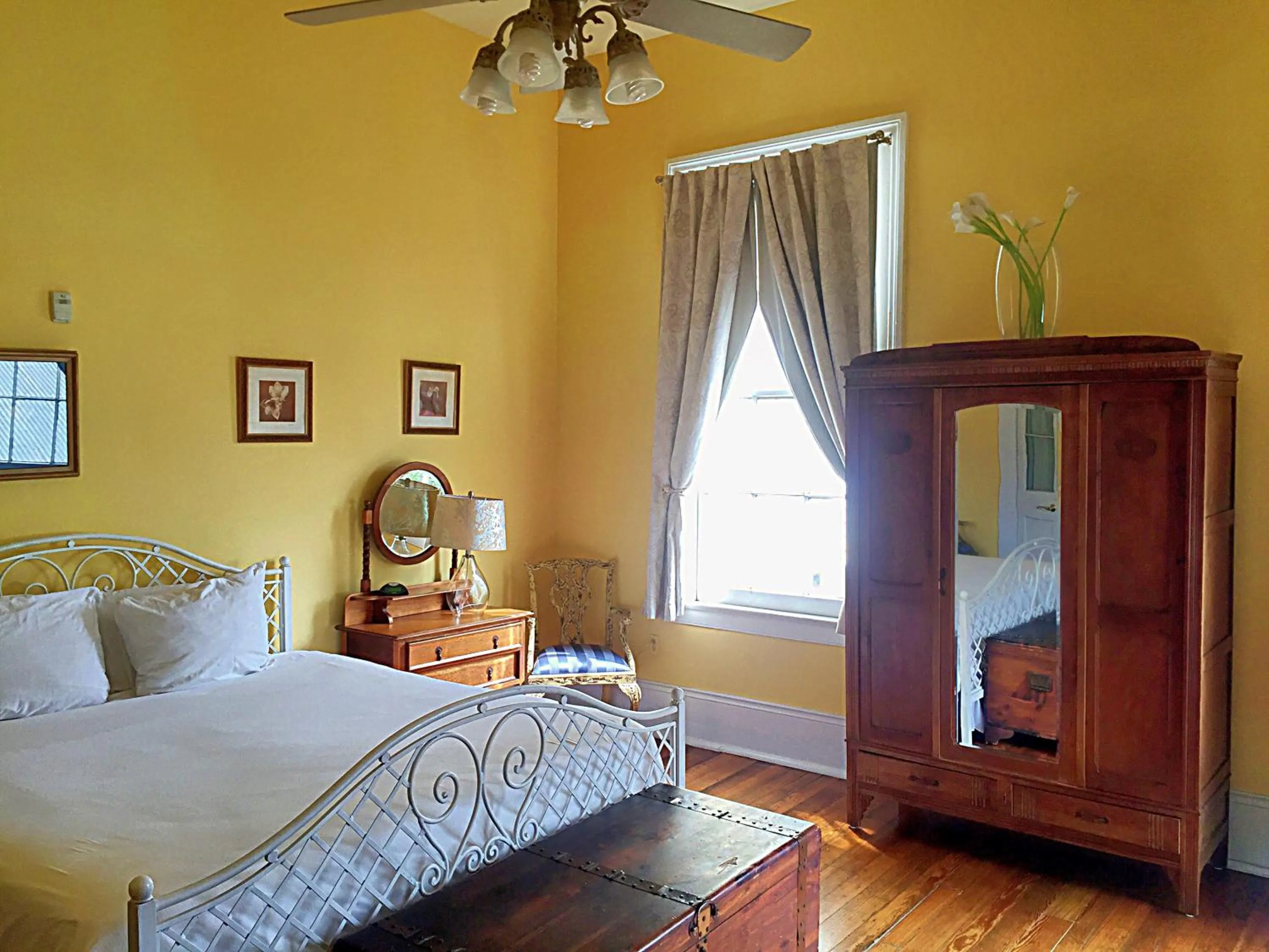 Creole Gardens Guesthouse and Inn