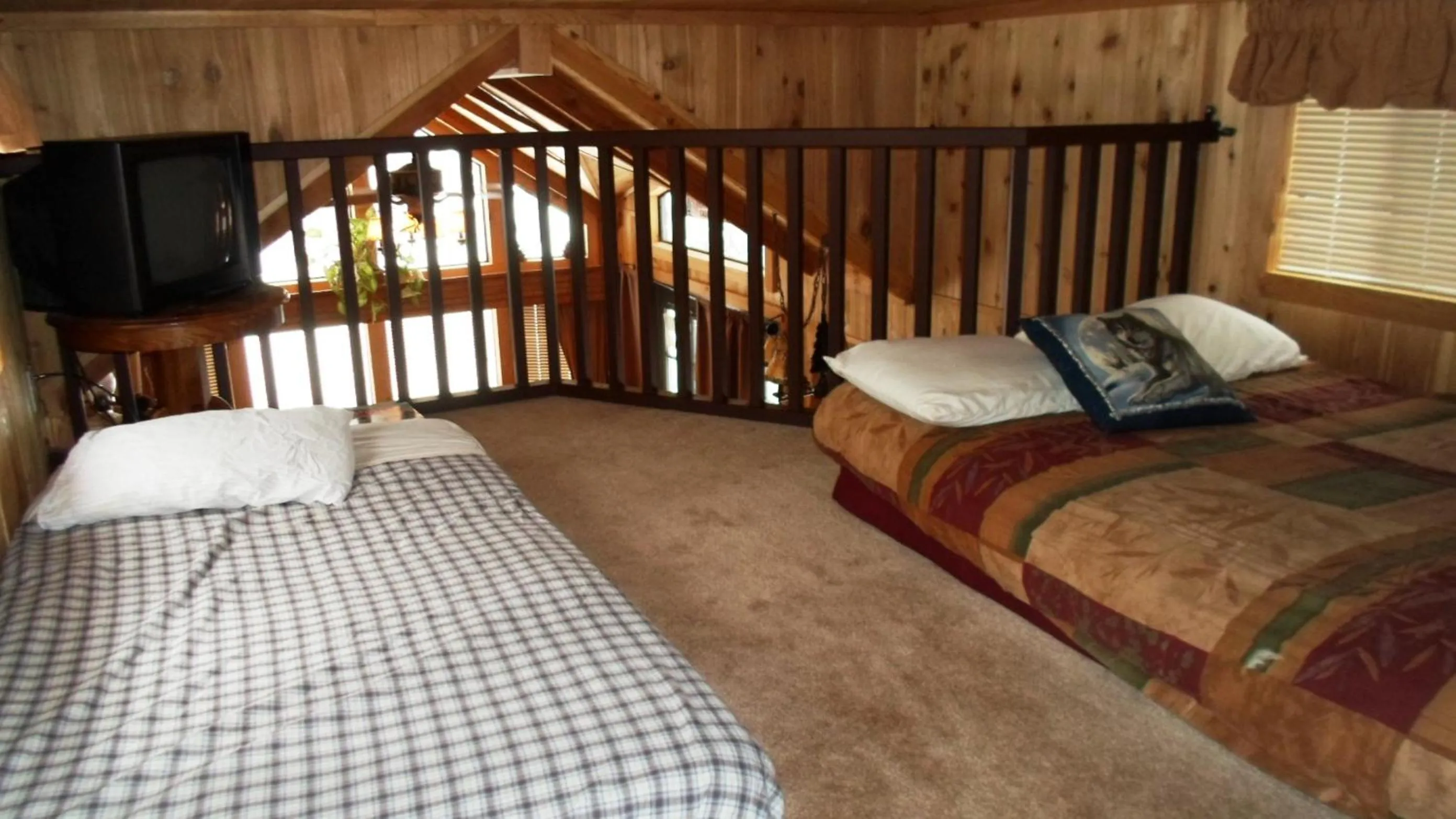 Bed in Cedar Pines Resort