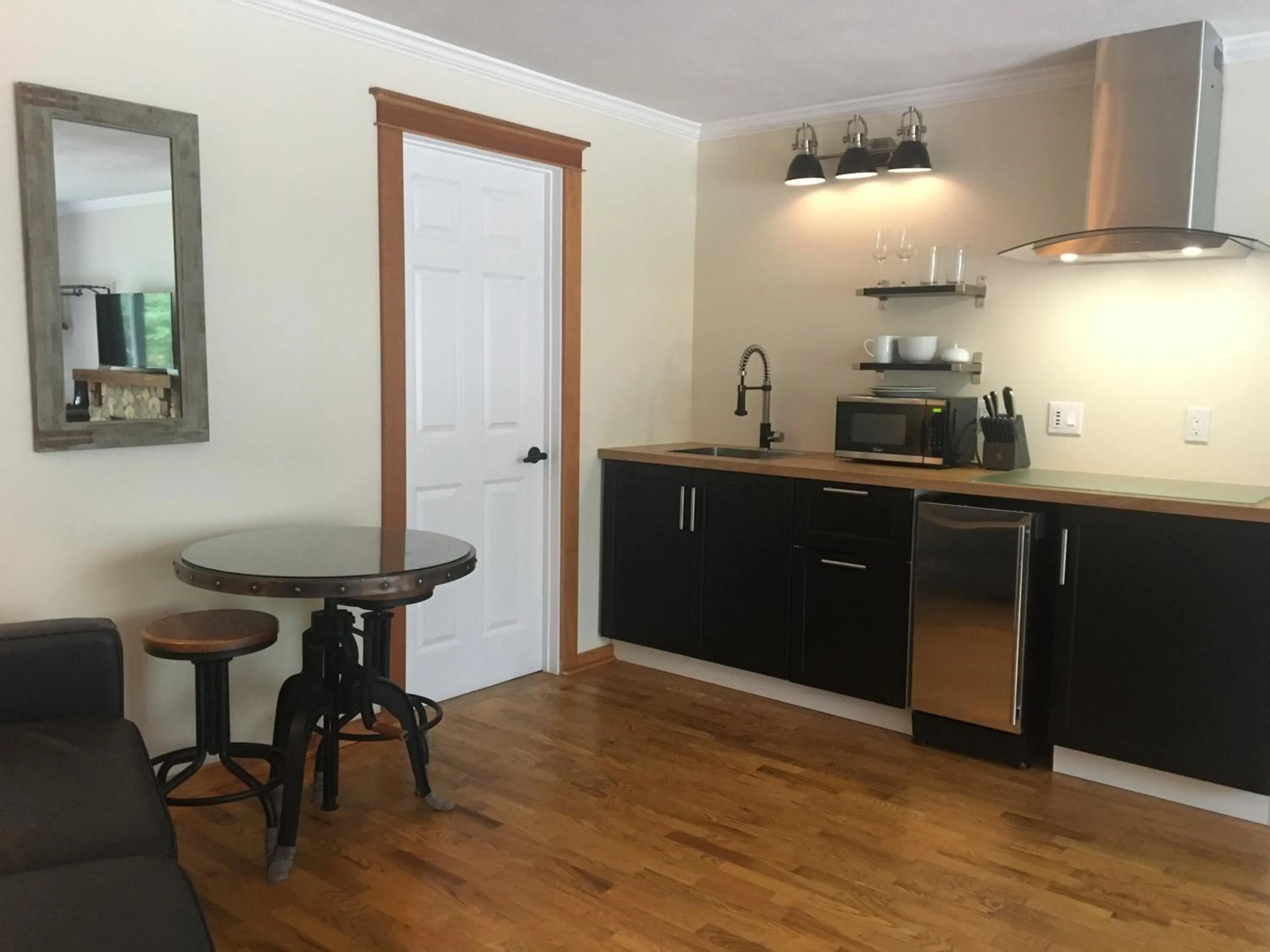 Canadian Rockies Inn - Adults only