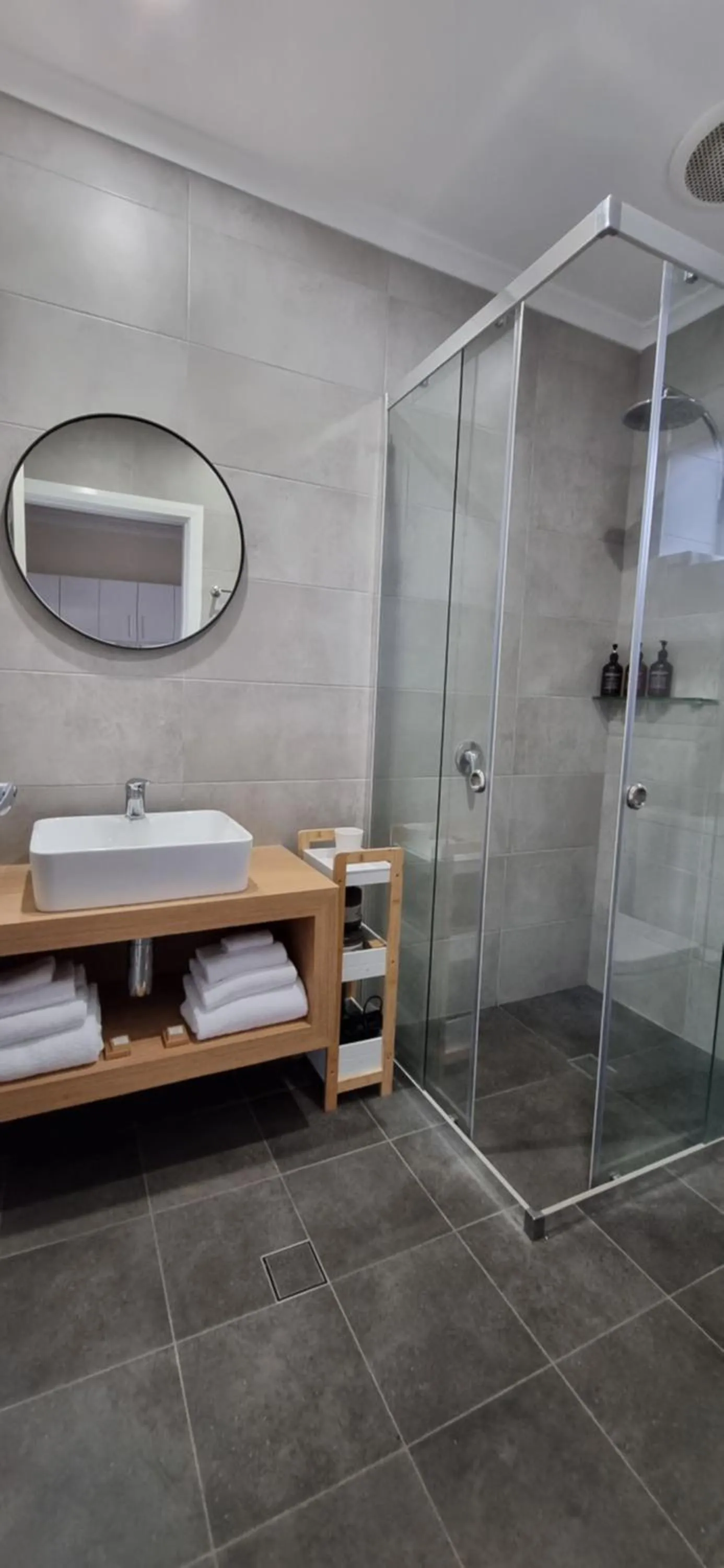 Shower in Hotel Forster