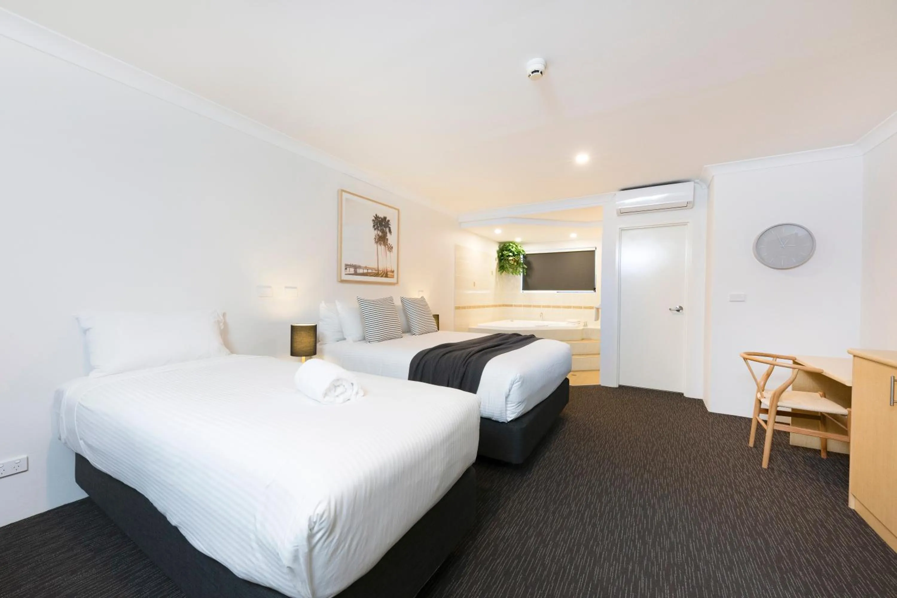 Shower, Bed in Hotel Forster