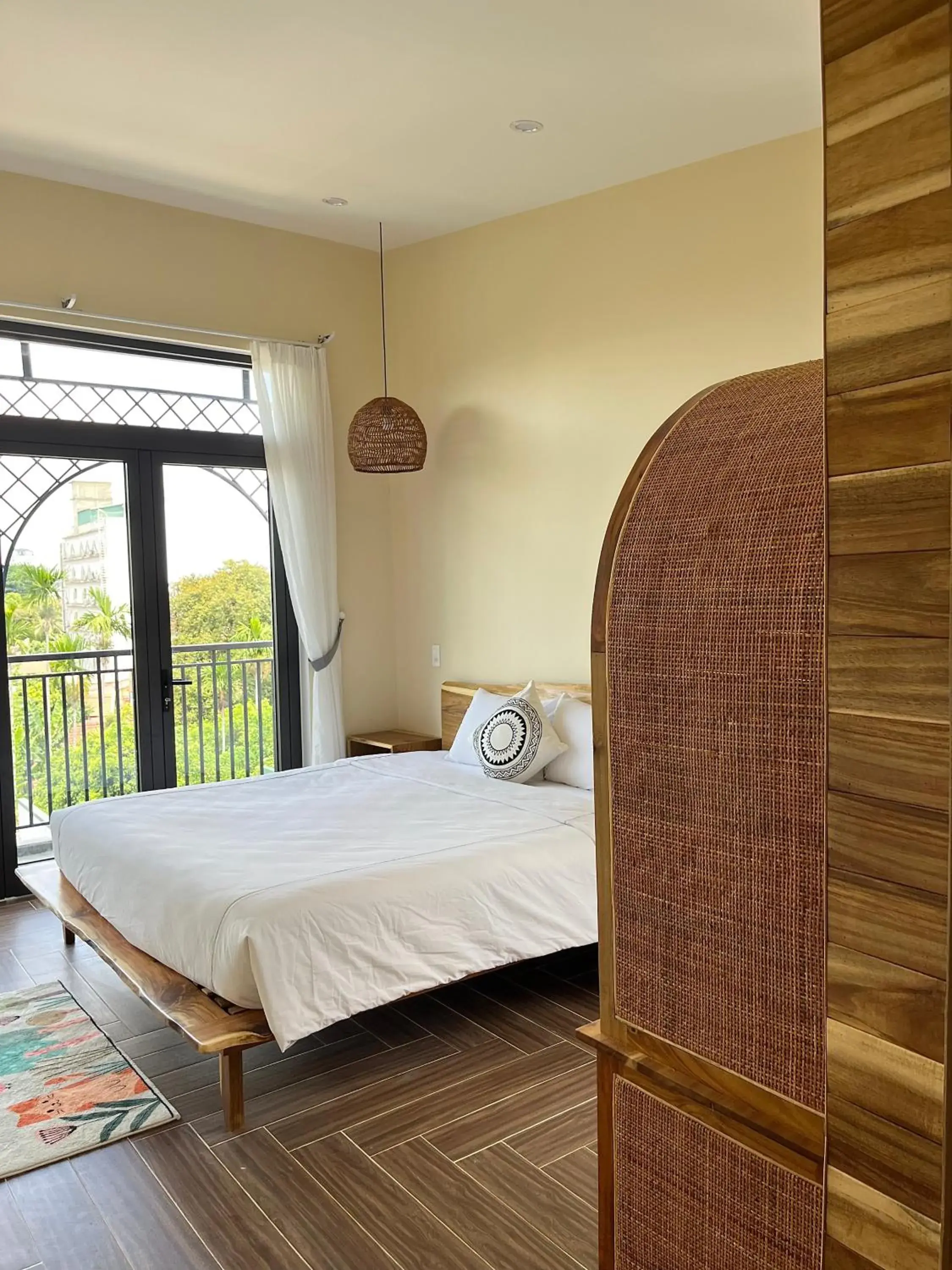 Deluxe Double Room with Bath in Hue Sweethouse 2 Homestay Deluxe Double Room with Bath in Hue Sweethouse 2 Homestay