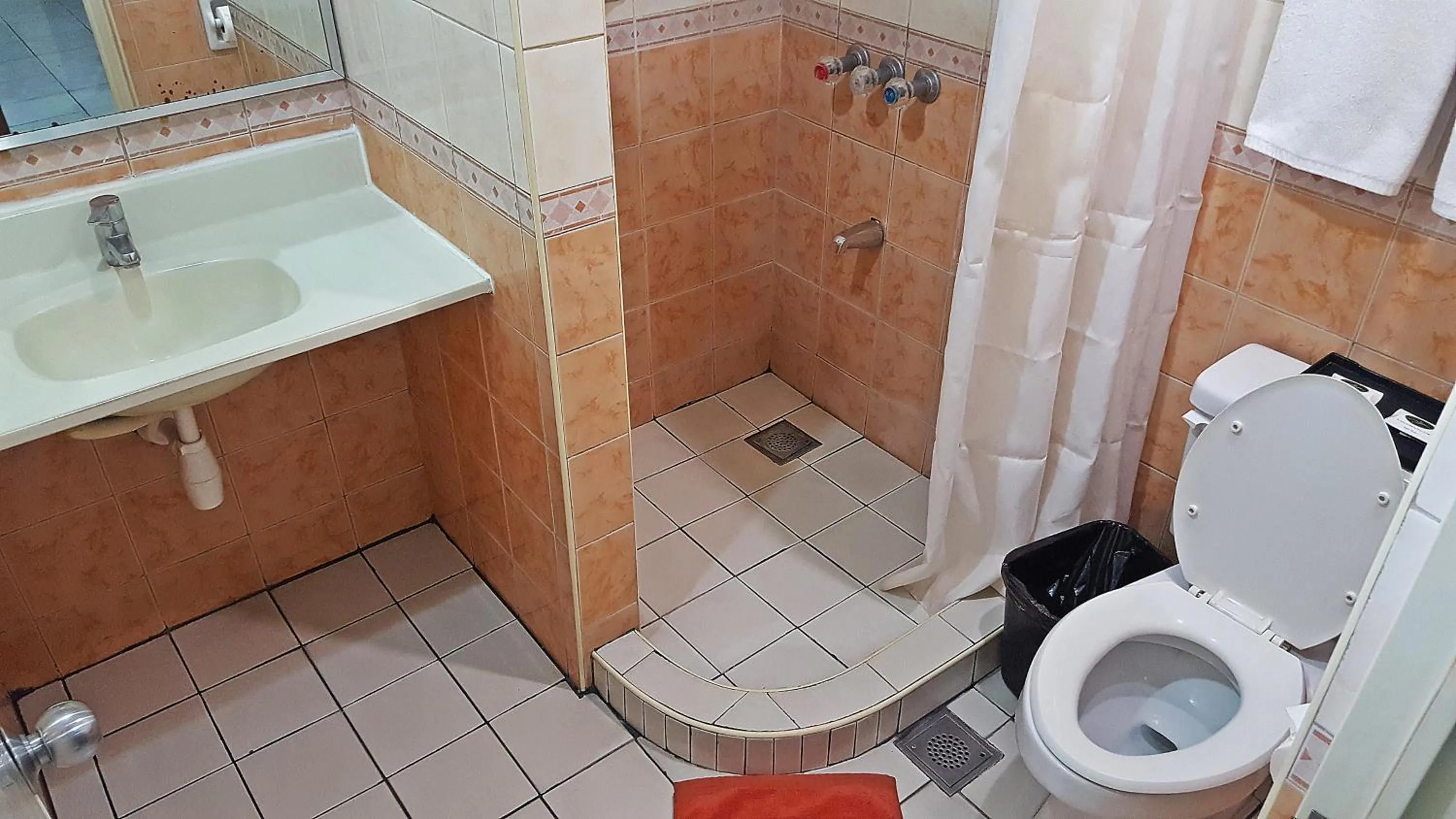 Shower in Golden Valley Hotel