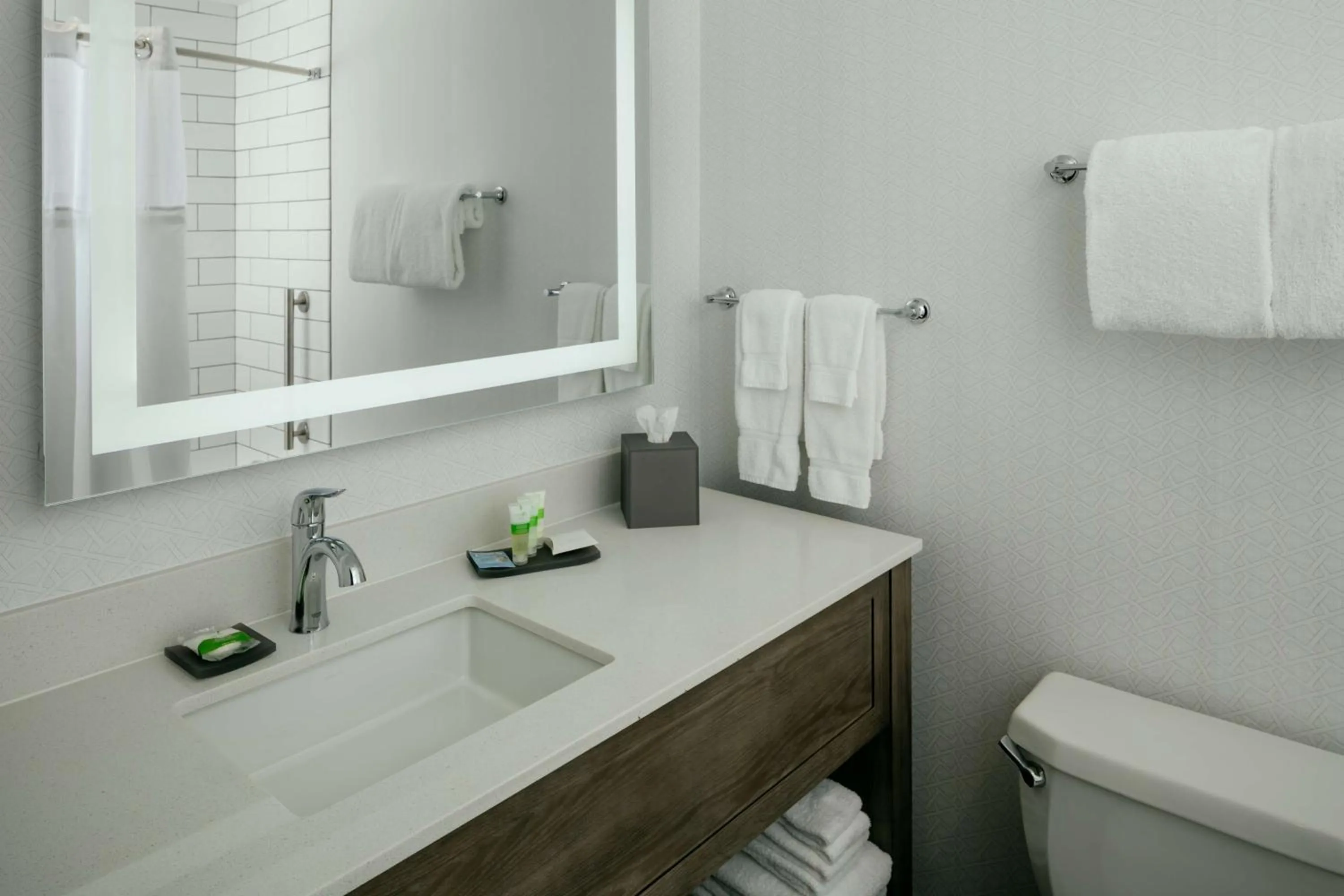 Photo of the whole room in Beachfront Inn