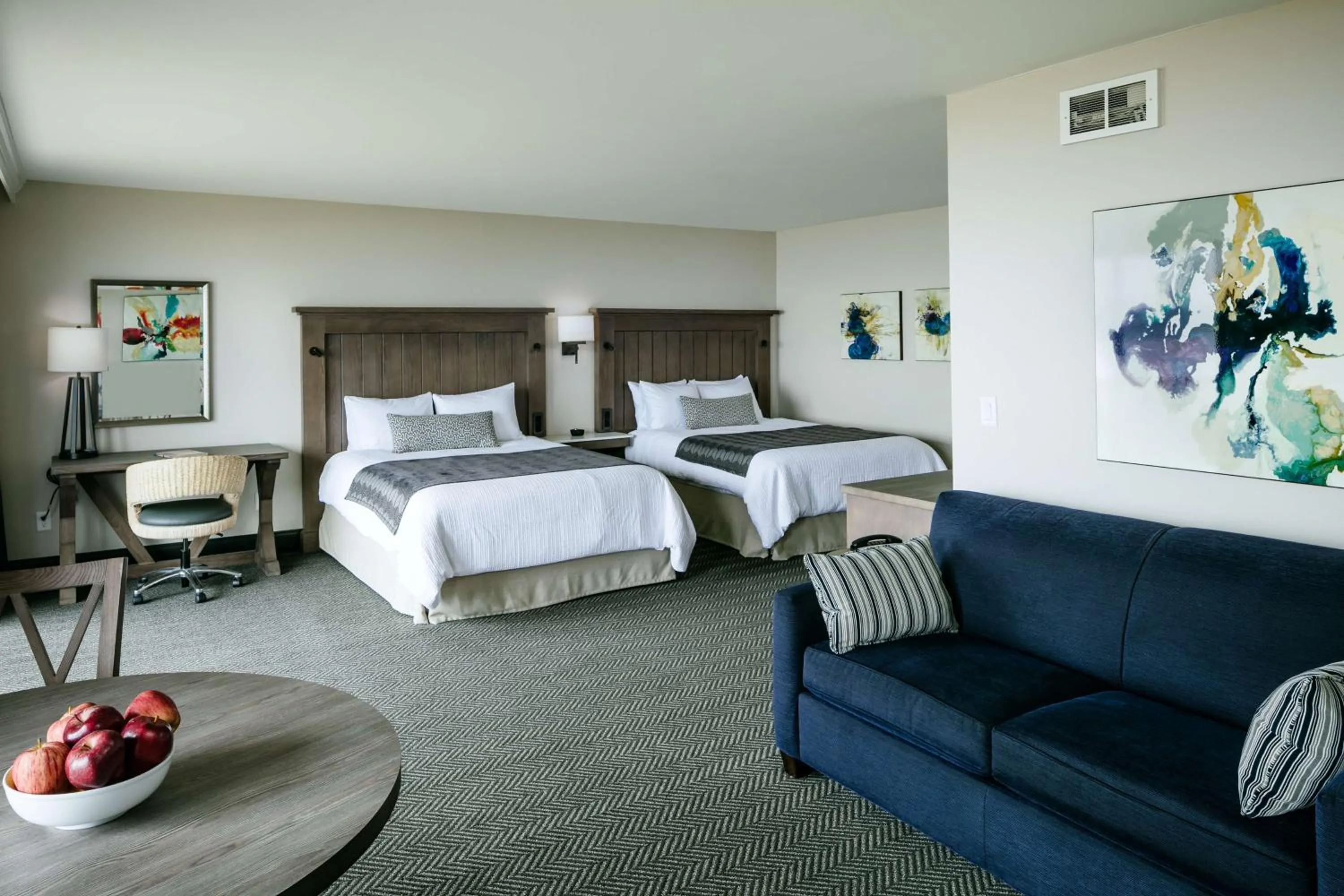 Photo of the whole room, Bed in Beachfront Inn