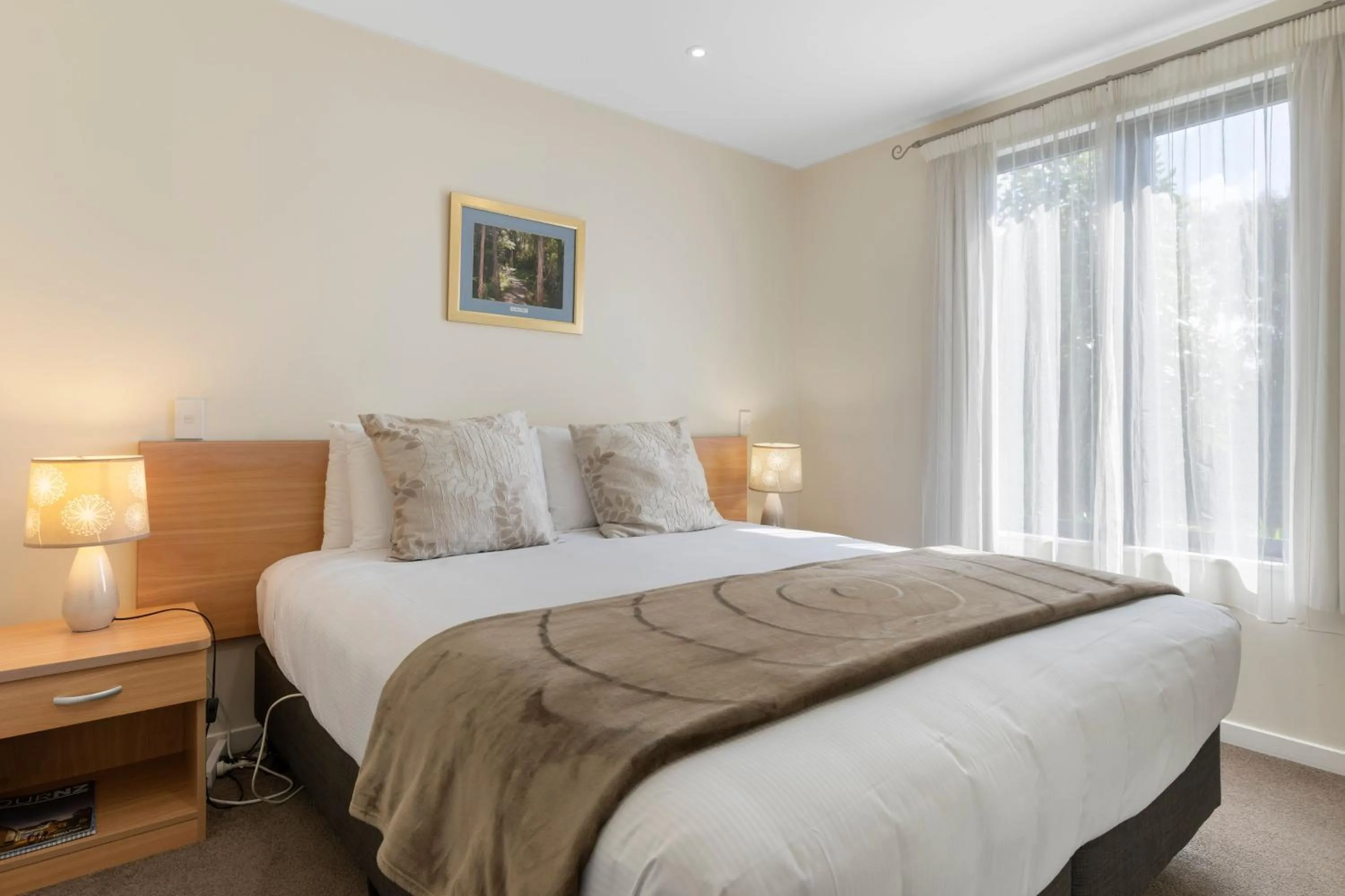 Bed in Nautilus Lodge Motel