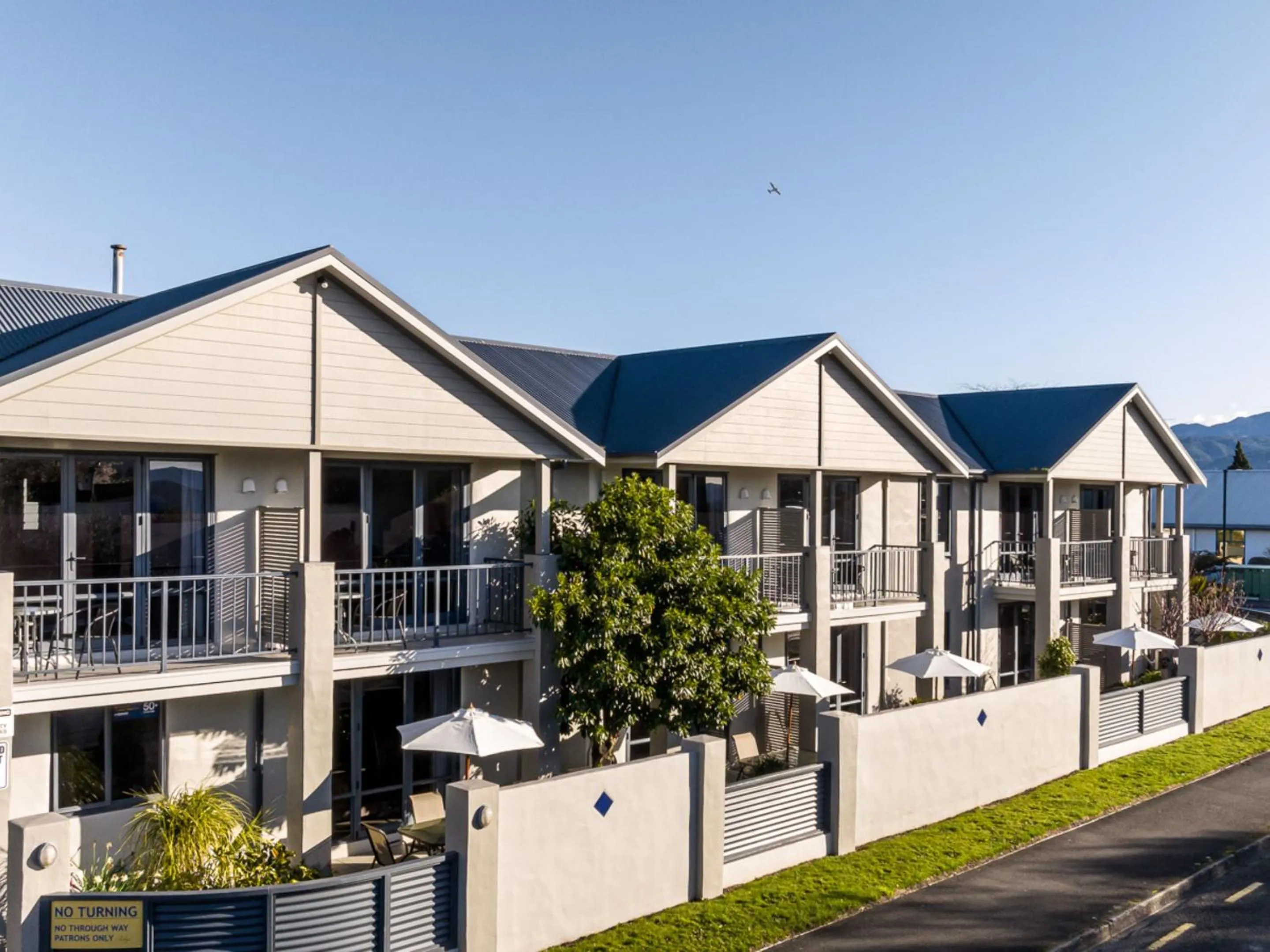 Property building in Nautilus Lodge Motel