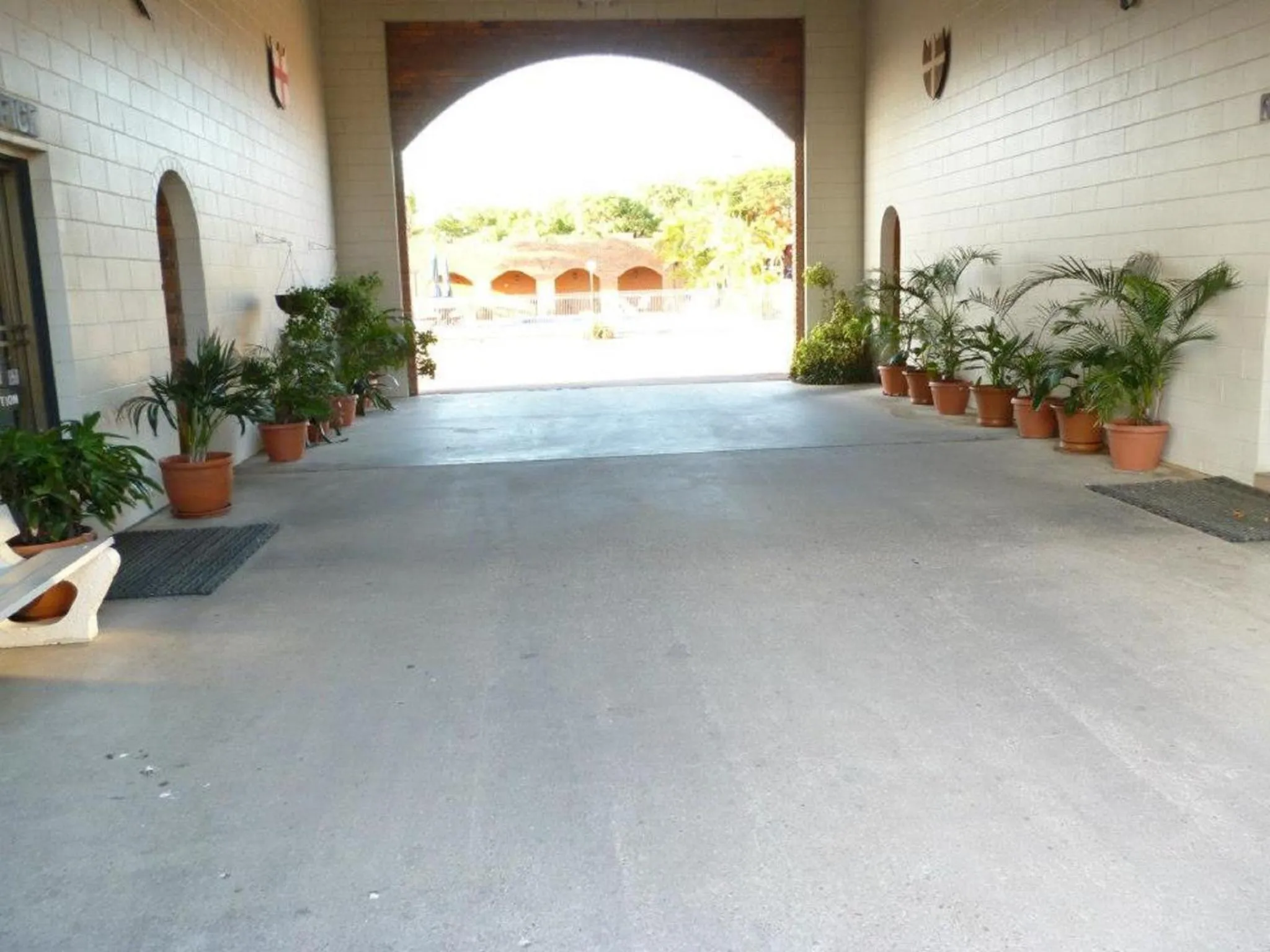Facade/entrance in Castle Motor Lodge