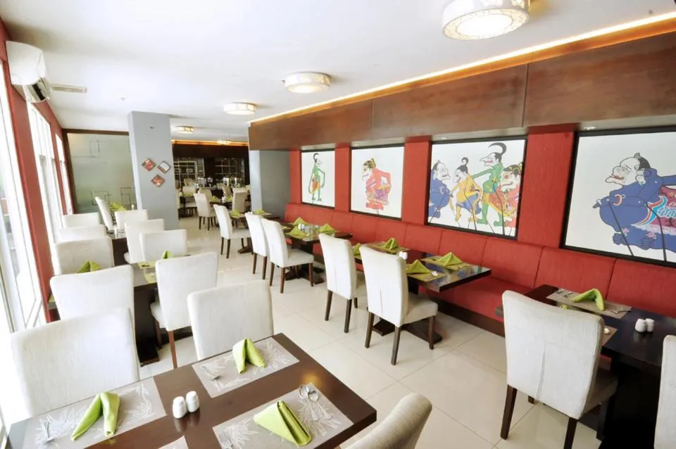 Restaurant/places to eat in Pose In Hotel Solo