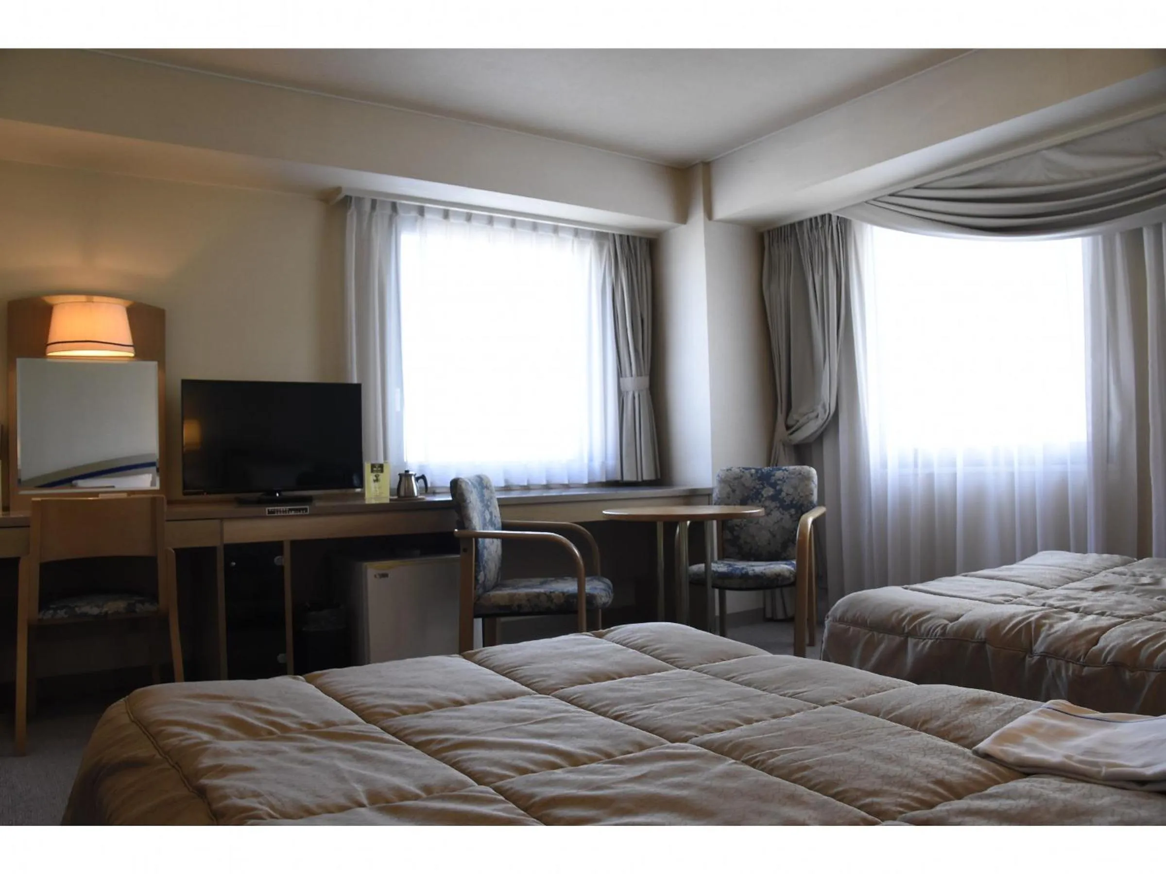 Photo of the whole room, Bed in Silk Hotel