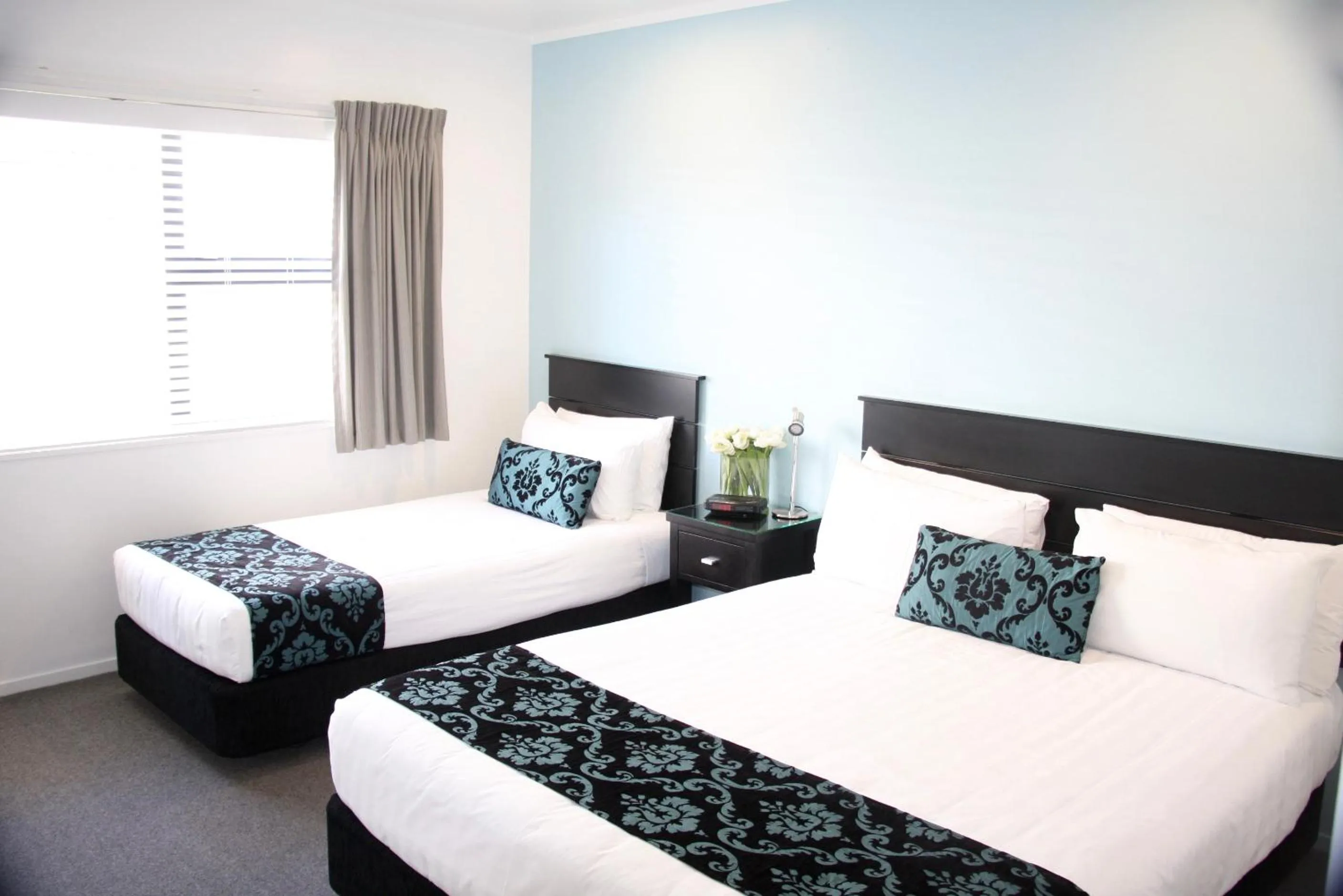 Bedroom, Bed in Camelot On Ulster