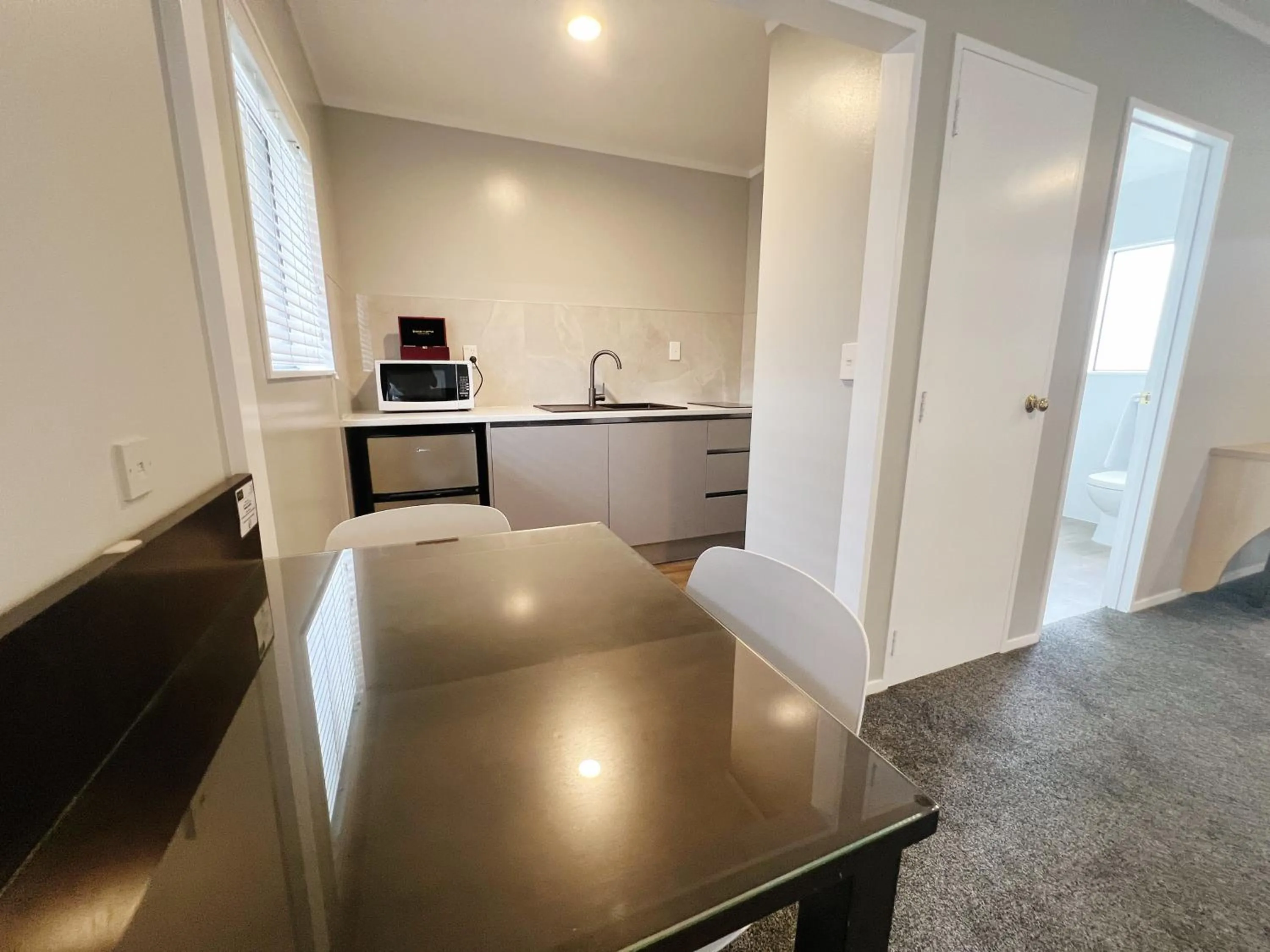 Dining area in Camelot On Ulster