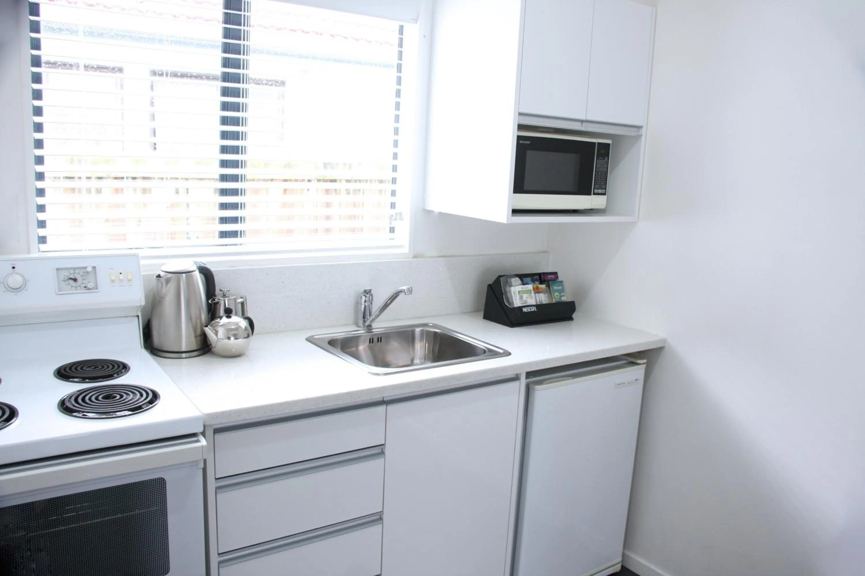 Kitchen or kitchenette in Camelot On Ulster