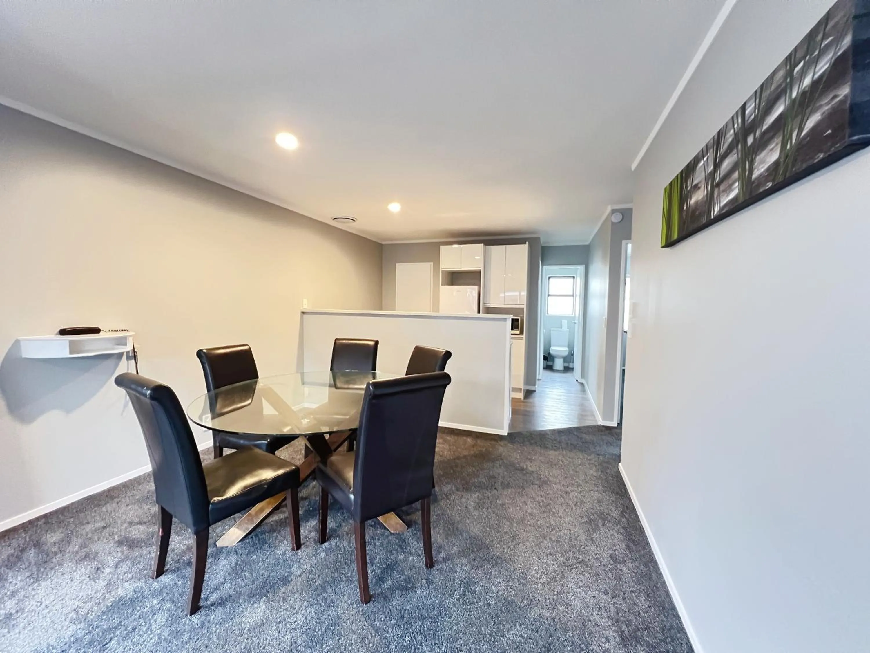 Dining area in Camelot On Ulster