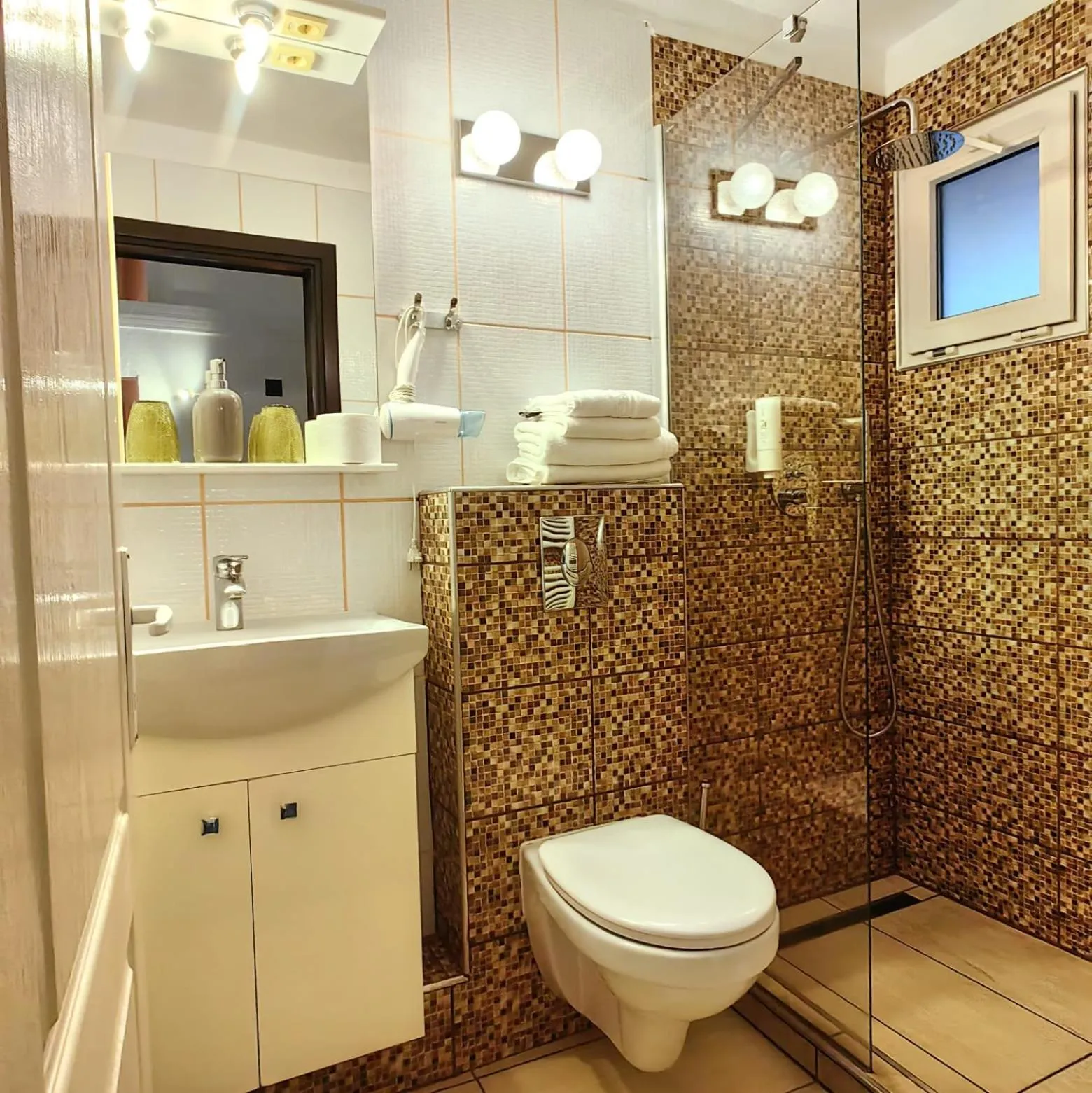 Shower in Villa Santa Maria