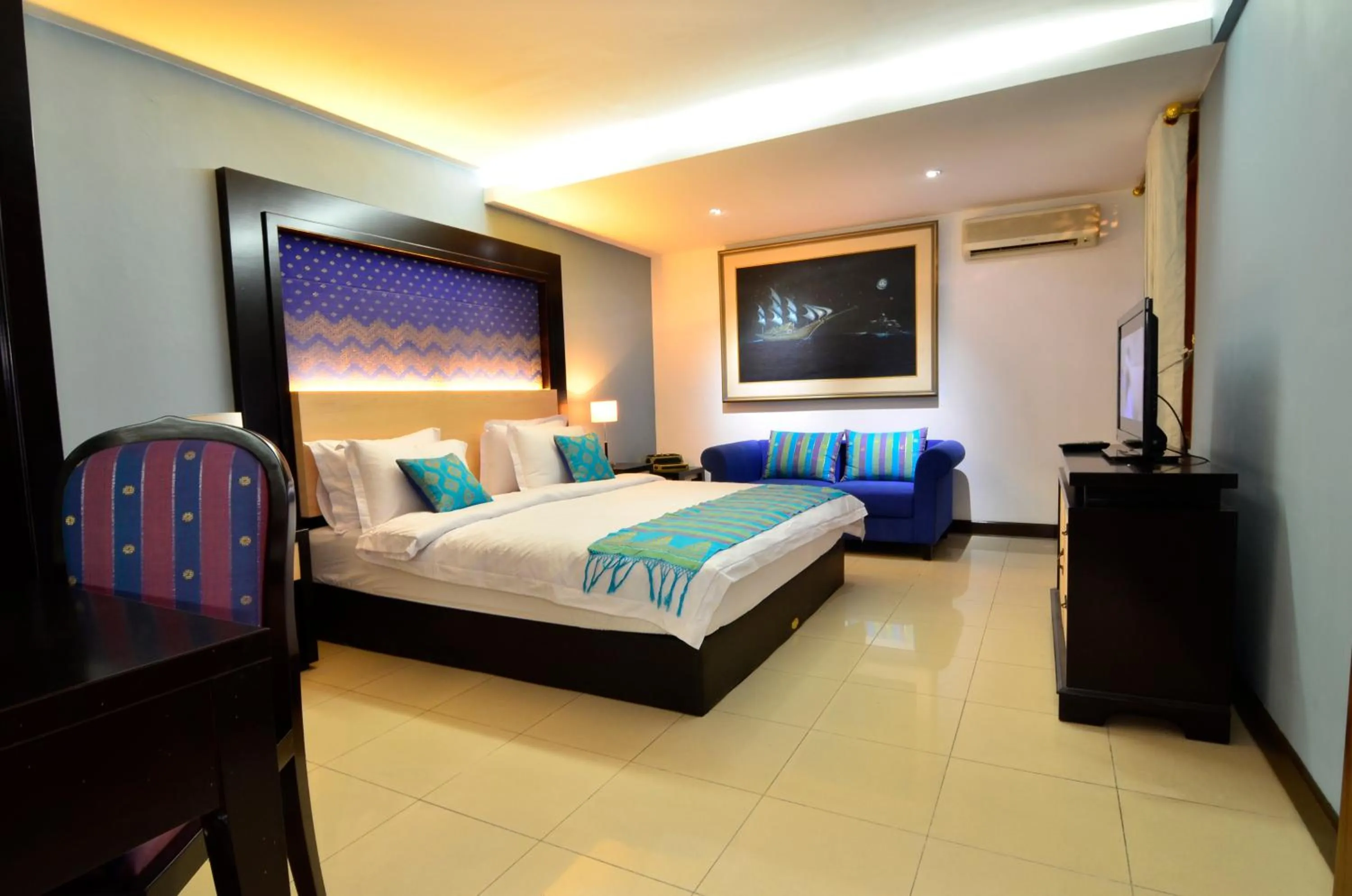 Photo of the whole room, Bed in Balai Melayu Hotel